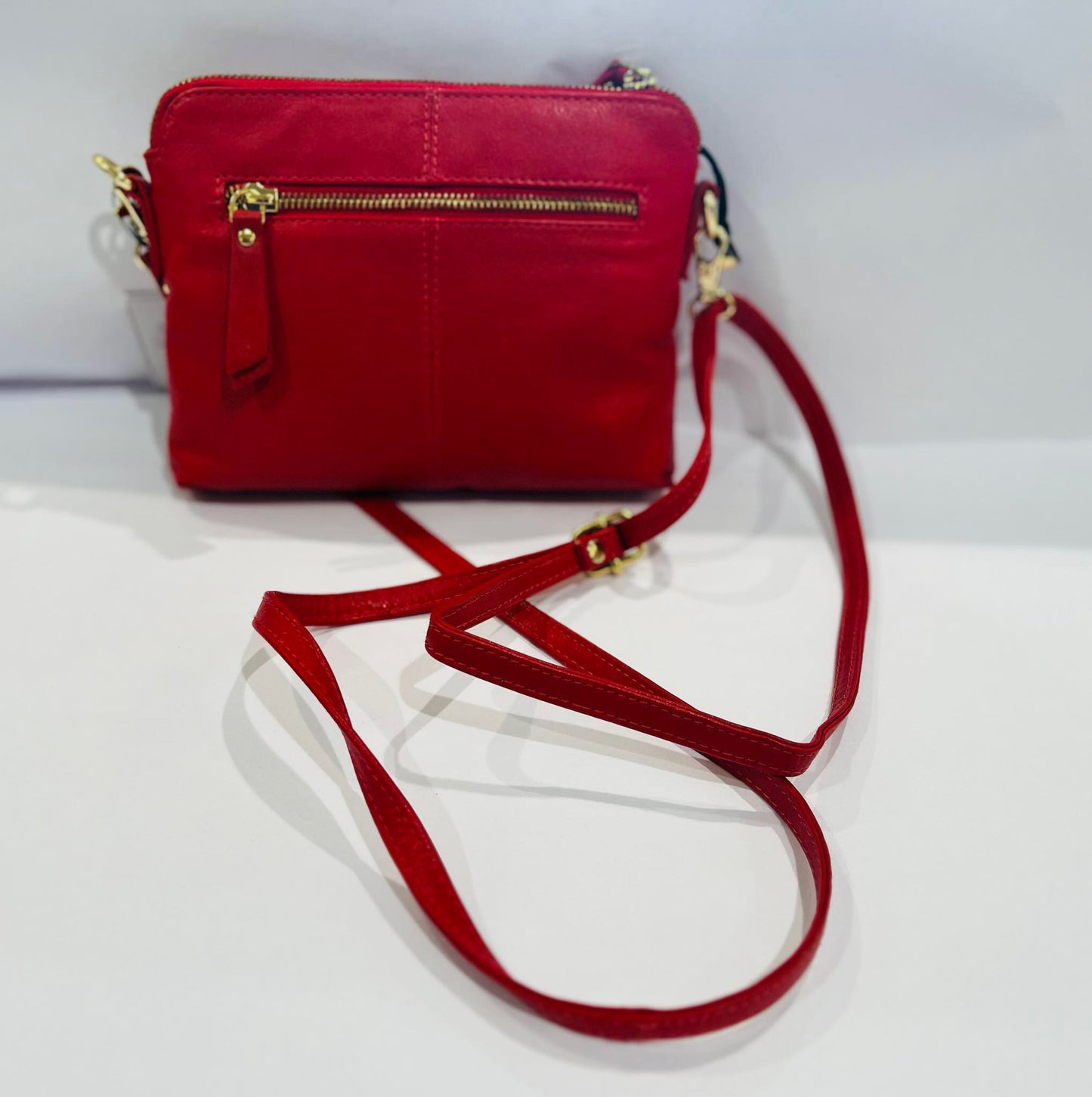 
                  
                    Baron Leather Crossbody Handbag RED 2544
                  
                