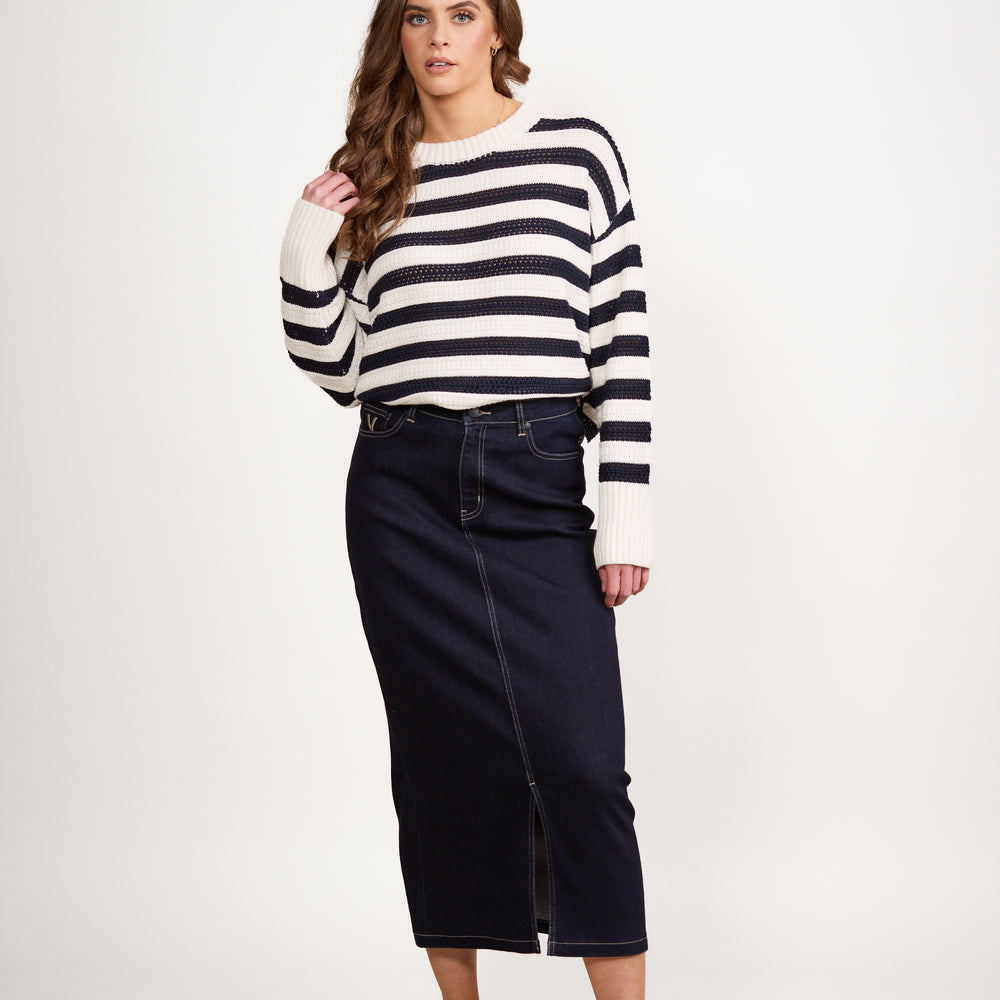 
                  
                    1079  Vassalli Round Neck Jumper -Off White/Ink
                  
                