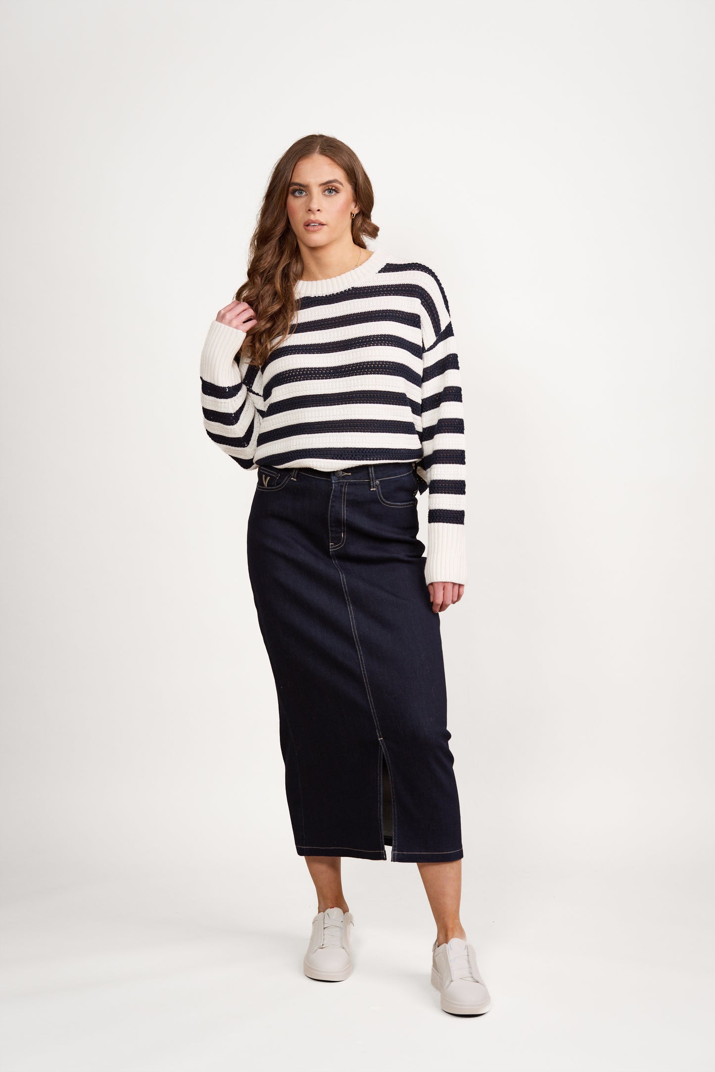 
                  
                    1079  Vassalli Round Neck Jumper -Off White/Ink
                  
                