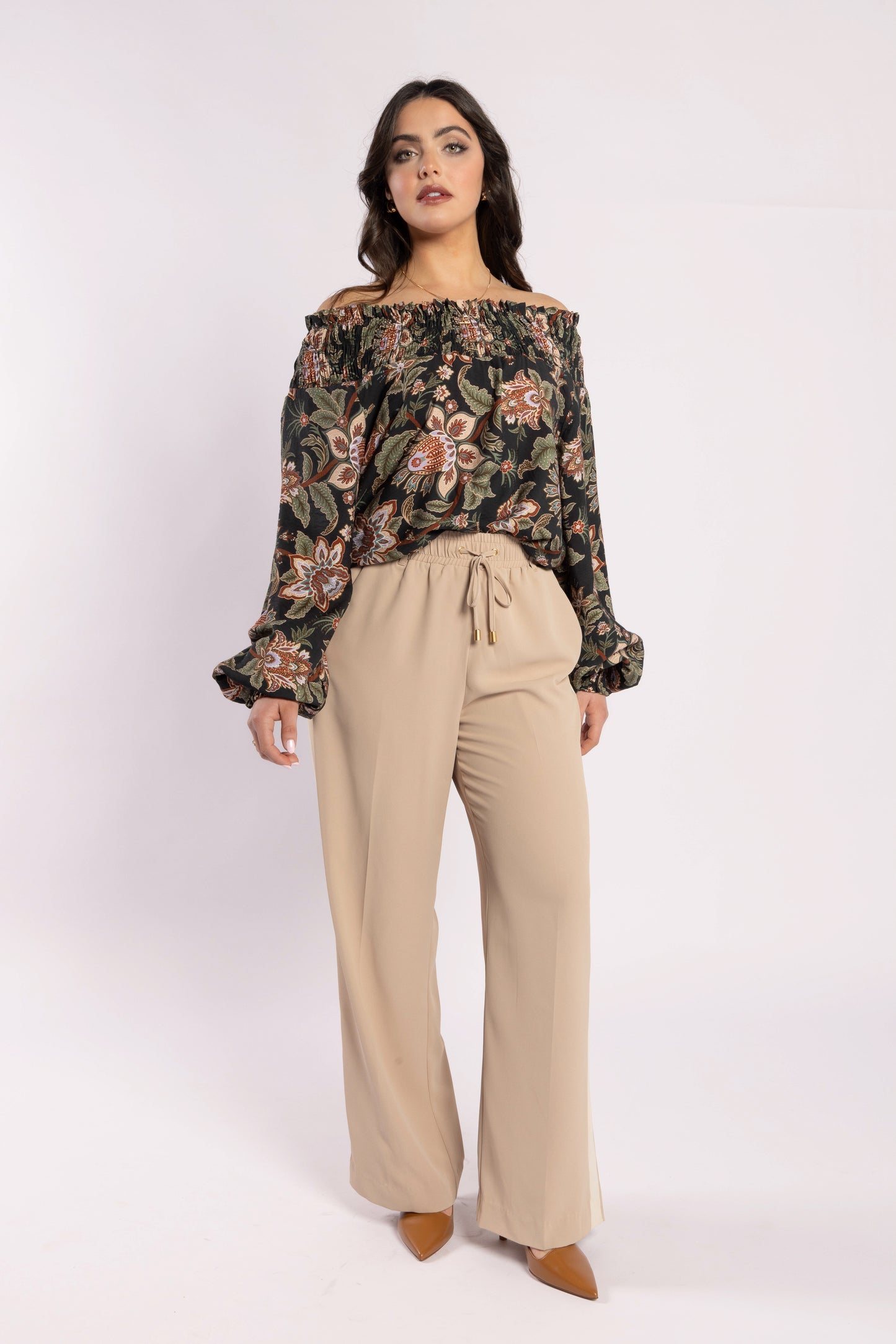 
                  
                    LAKE PANT-tan/beige
                  
                