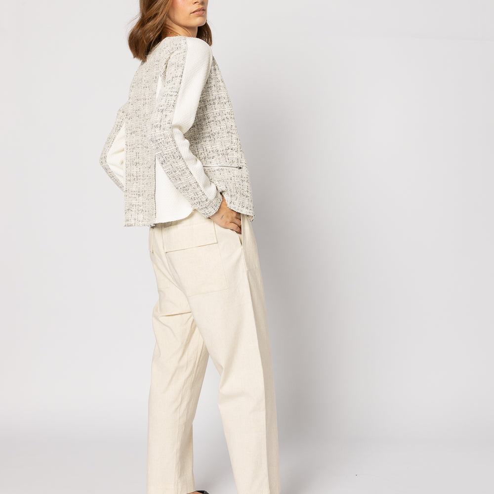 
                  
                    JAKCAR JACKET
                  
                