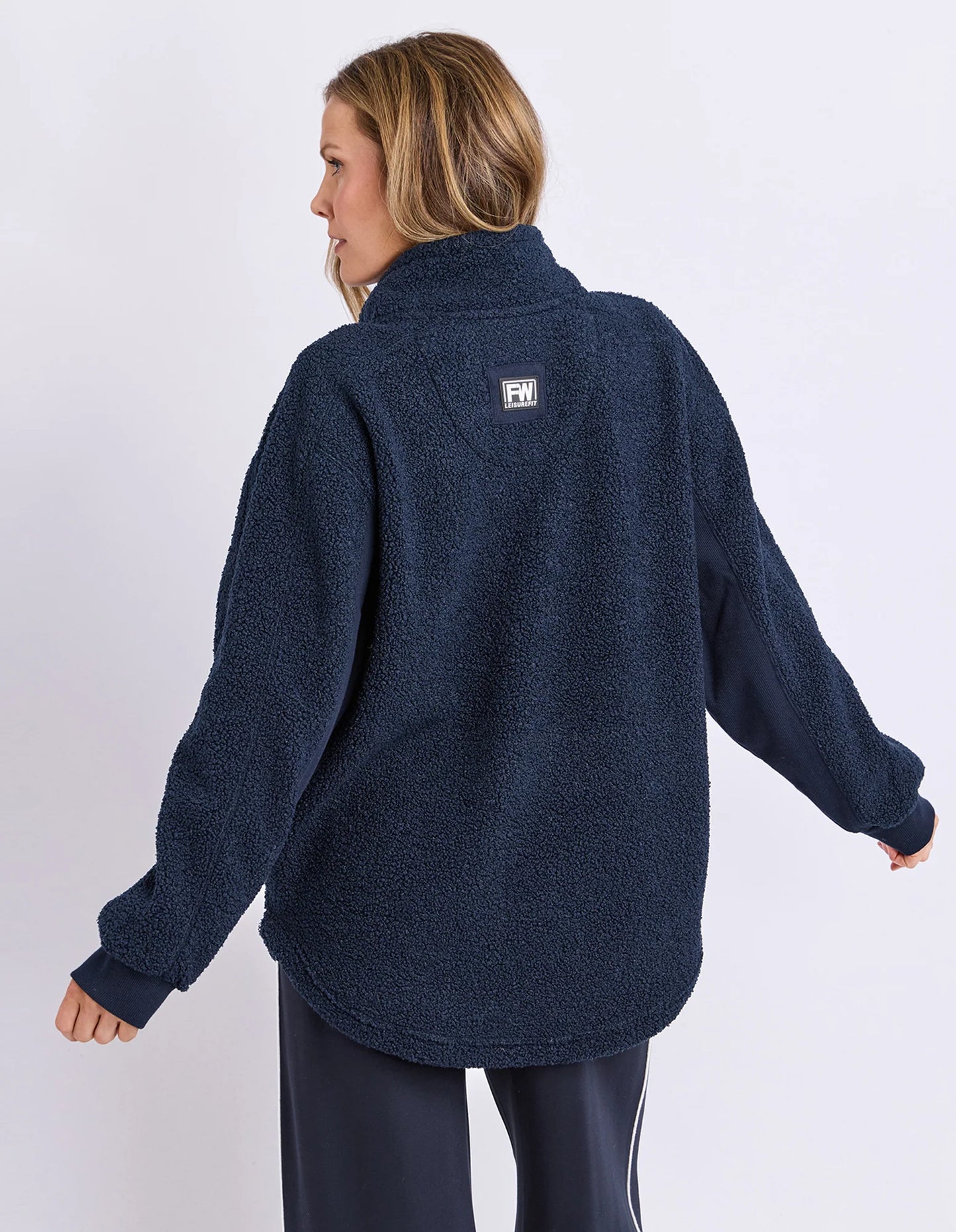
                  
                    FOXWOOD WEEKEND BOUCLE CREW-NAVY
                  
                