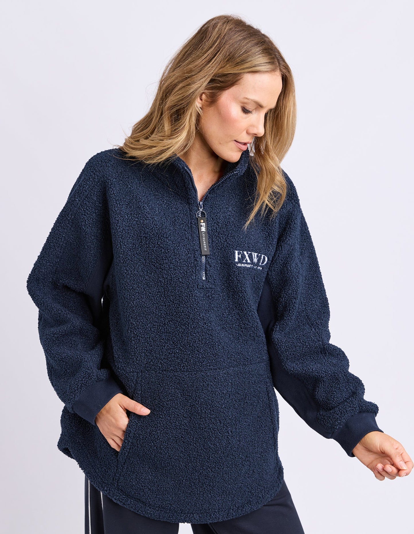 
                  
                    FOXWOOD WEEKEND BOUCLE CREW-NAVY
                  
                