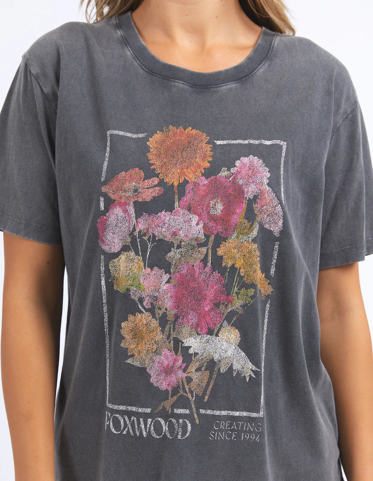 
                  
                    SIGNATURE TEE-in bloom tee -BLACK
                  
                