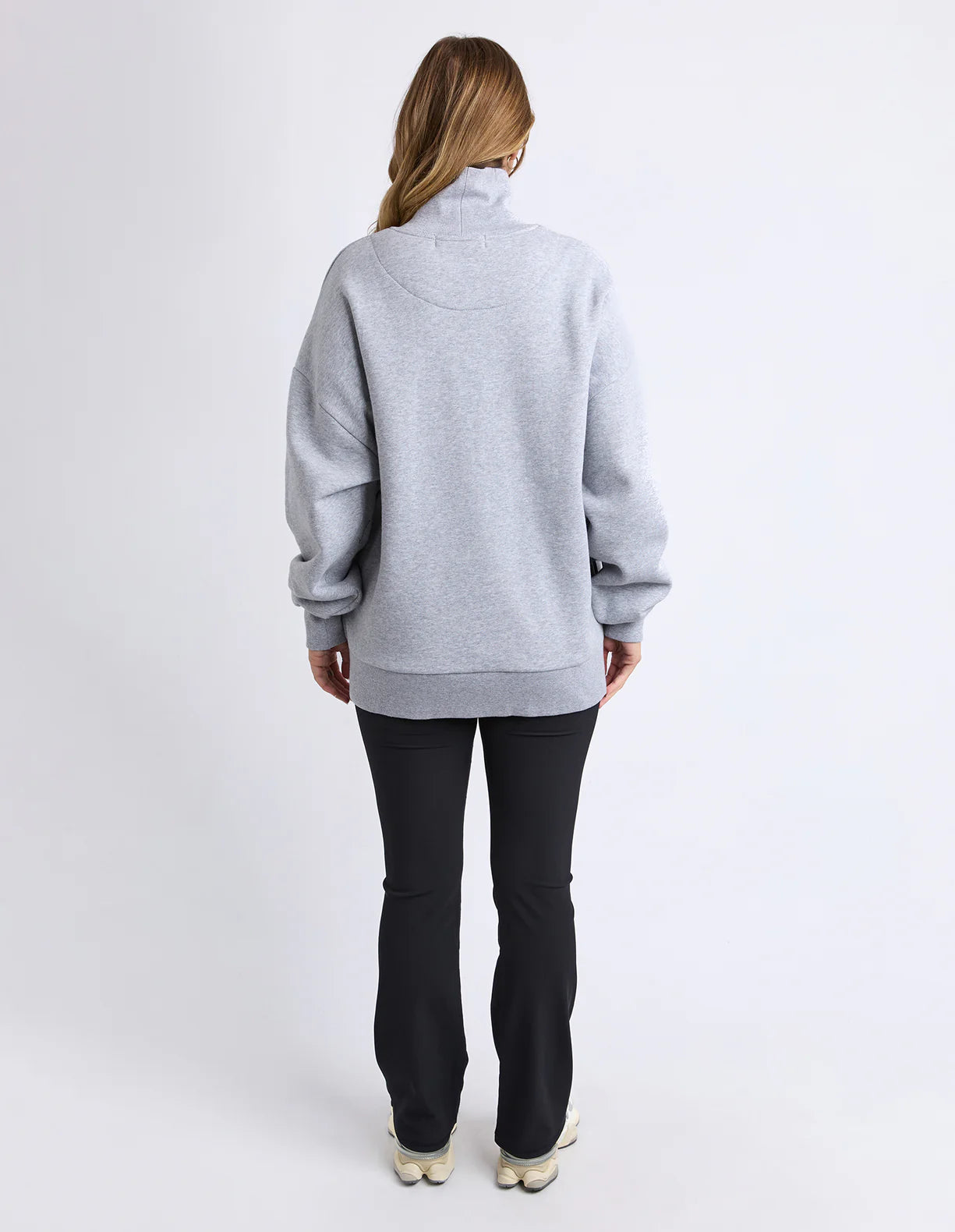 
                  
                    ALL ABOUT STUDIO MOCK NECK CREW-GREYMARLE
                  
                