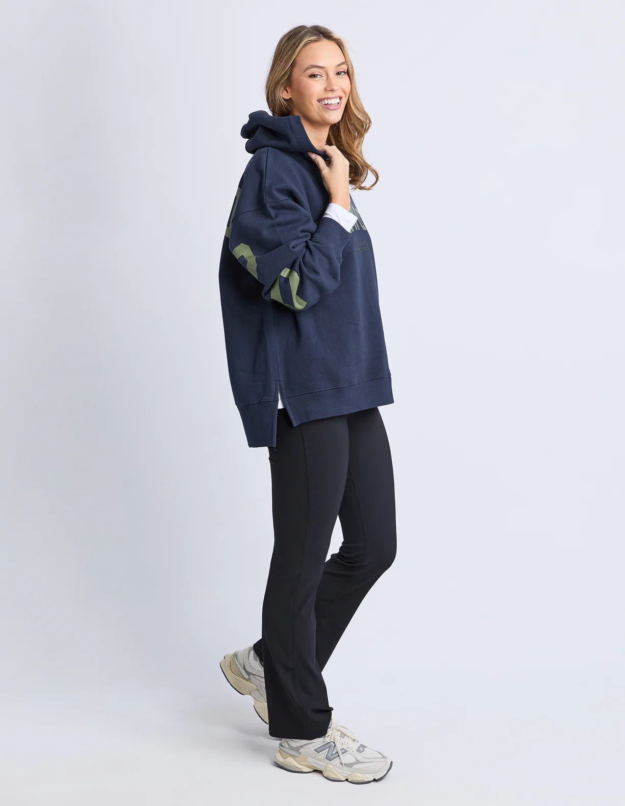 
                  
                    INTERVAL HOODIE-NAVY
                  
                