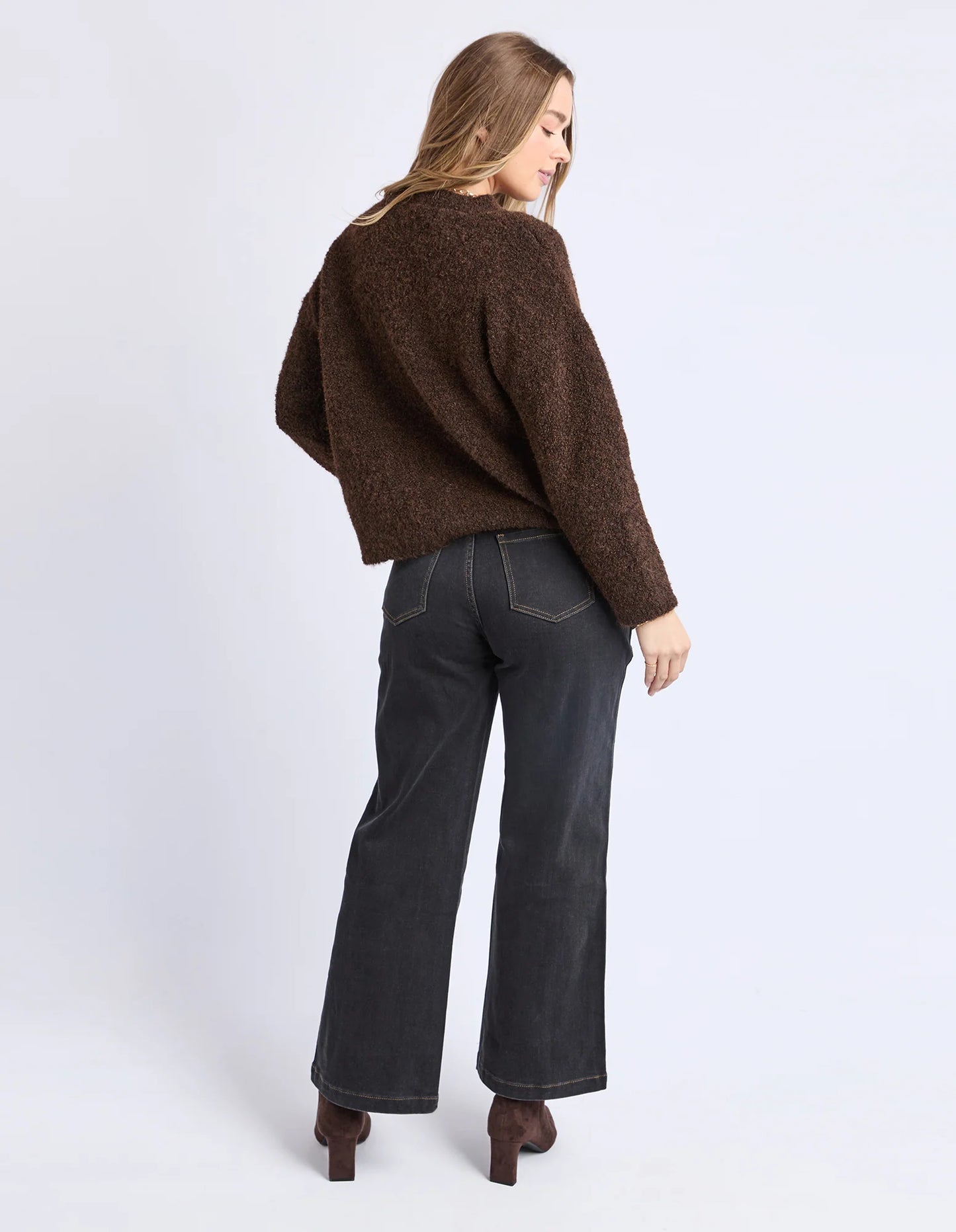
                  
                    FLINT KNIT CREW-COFFEE-DUE JUNE
                  
                