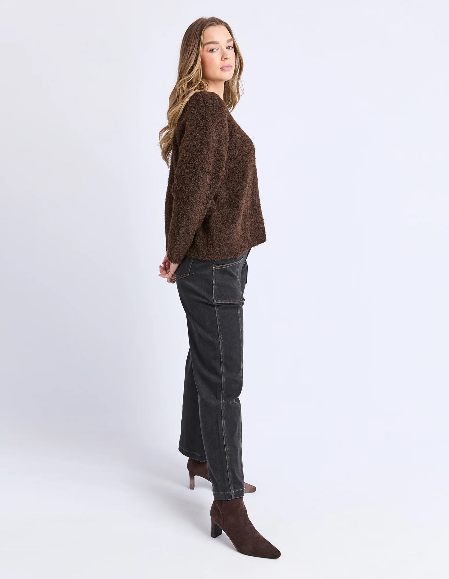 
                  
                    FLINT KNIT CREW-COFFEE-DUE JUNE
                  
                