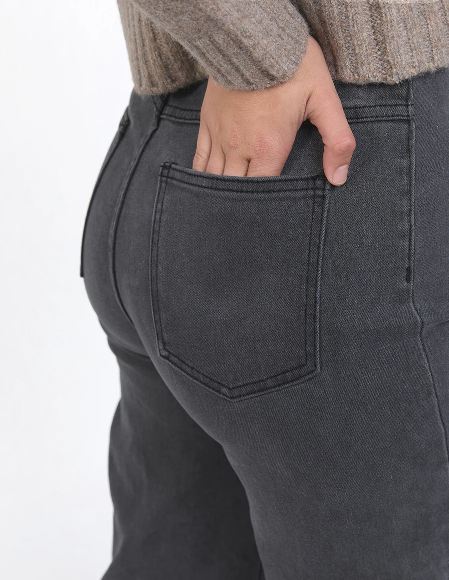 
                  
                    SARAH WIDE LEG JEAN -Washed Black
                  
                