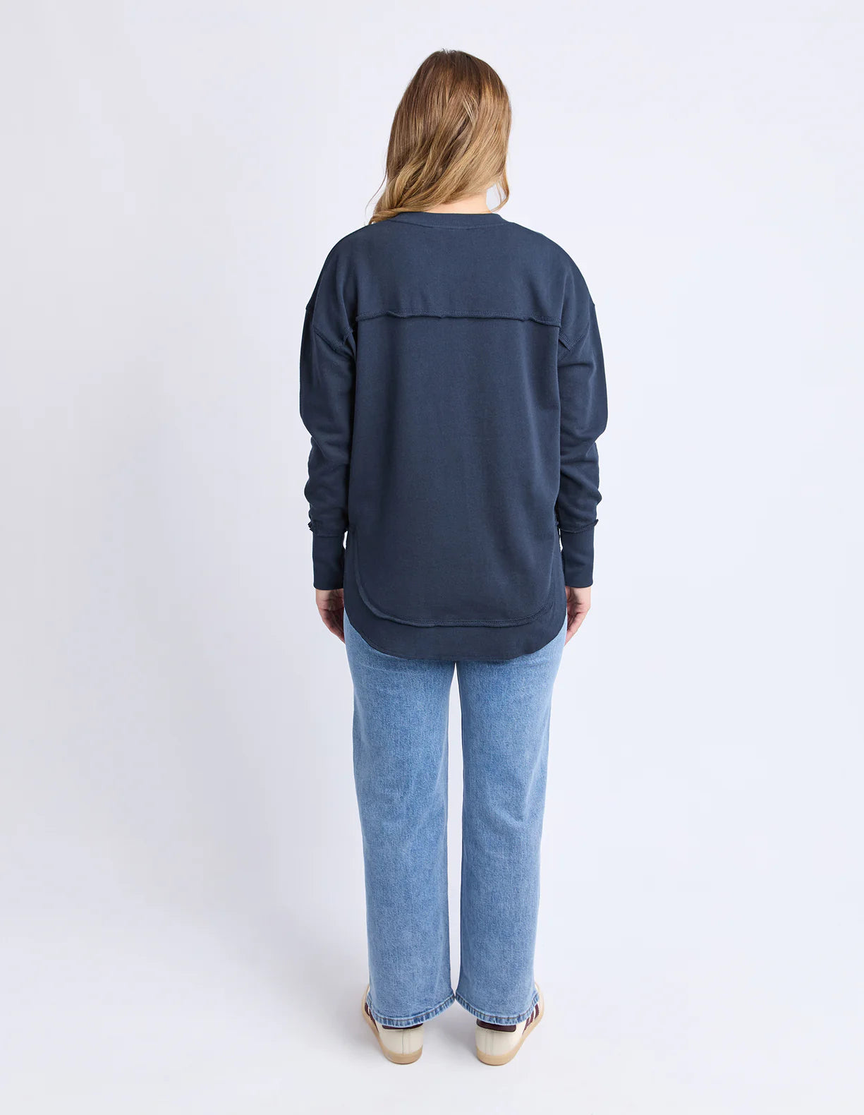 
                  
                    FOXWOOD SIMPLIFIED TONAL CREW-NAVY-DUE JULY
                  
                