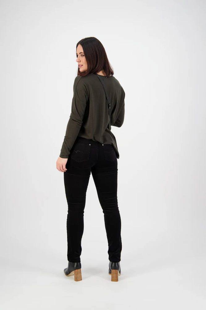 
                  
                    5910M Black - Narrow Leg Full Length Pinwale Cord Pant with Fly
                  
                