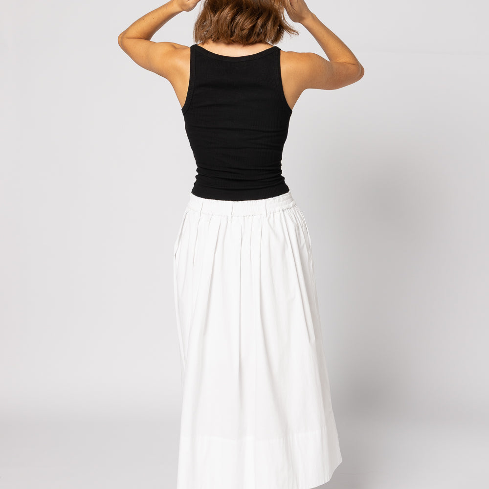 
                  
                    DIRECTION SKIRT-WHITE
                  
                