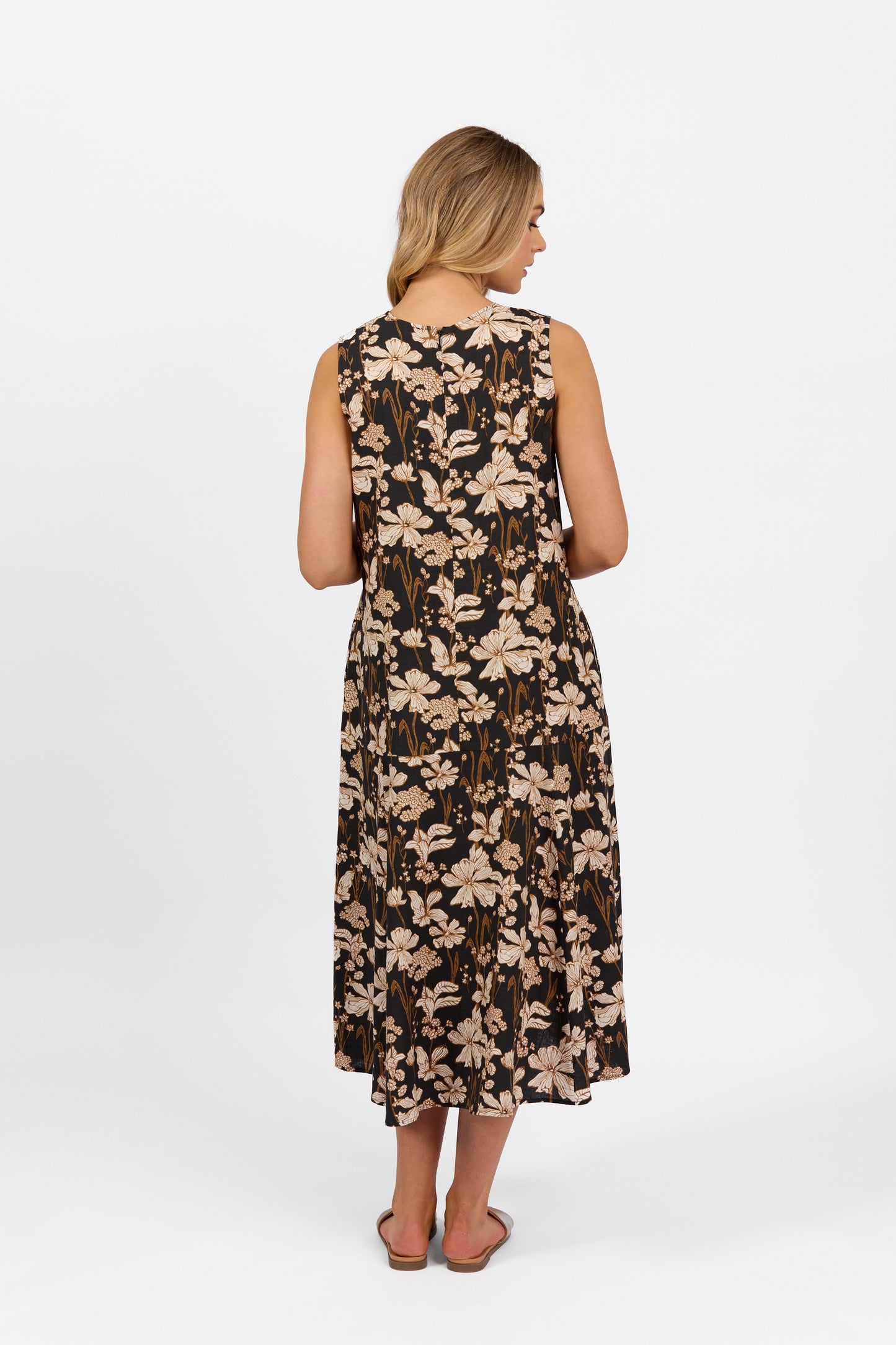 
                  
                    6102 Plain Long Sleeveless Dress with Round Neck :Roma
                  
                
