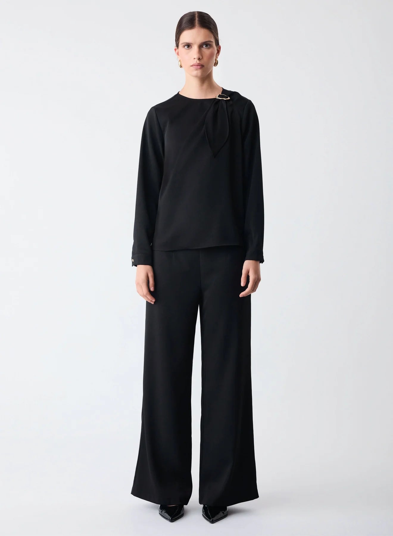 
                  
                    ESMAEE EQUIVALENT BLOUSE - BLACK
                  
                