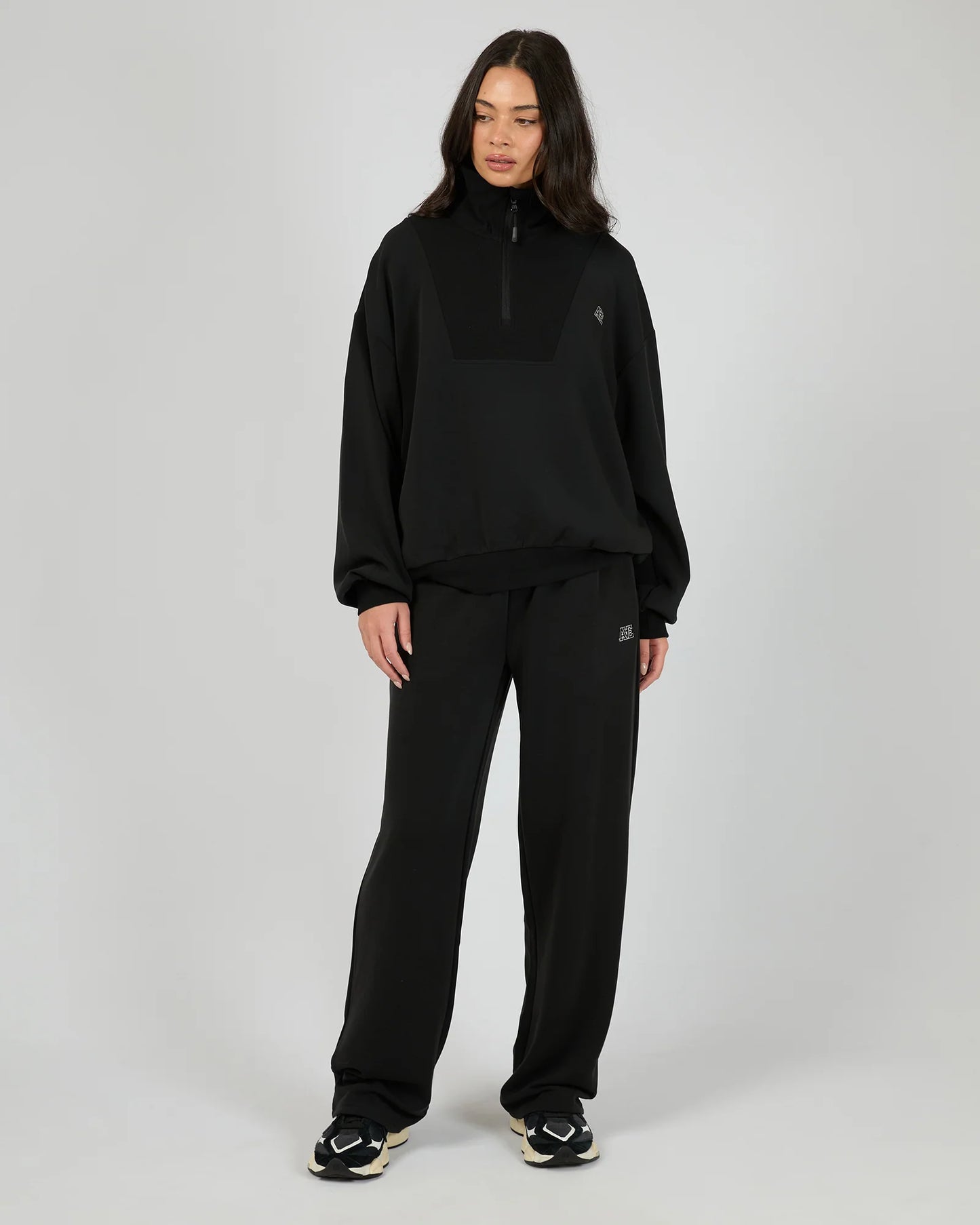 
                  
                    ALL ABOUT EVE Luxe Active 1/4 Zip black
                  
                