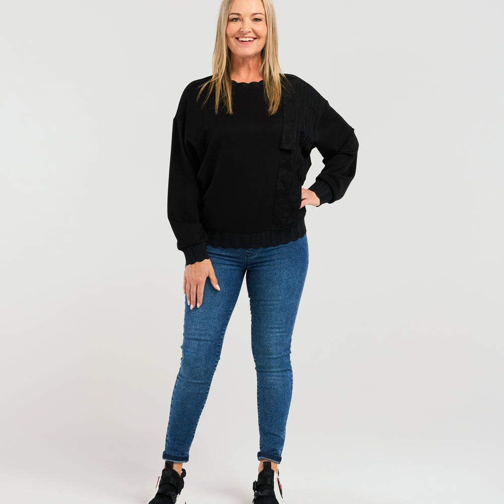 
                  
                    Morgan Sweat	Black
                  
                