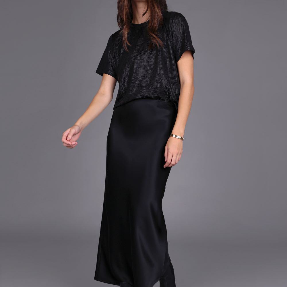 
                  
                    Metallic Icon Tee -Black
                  
                