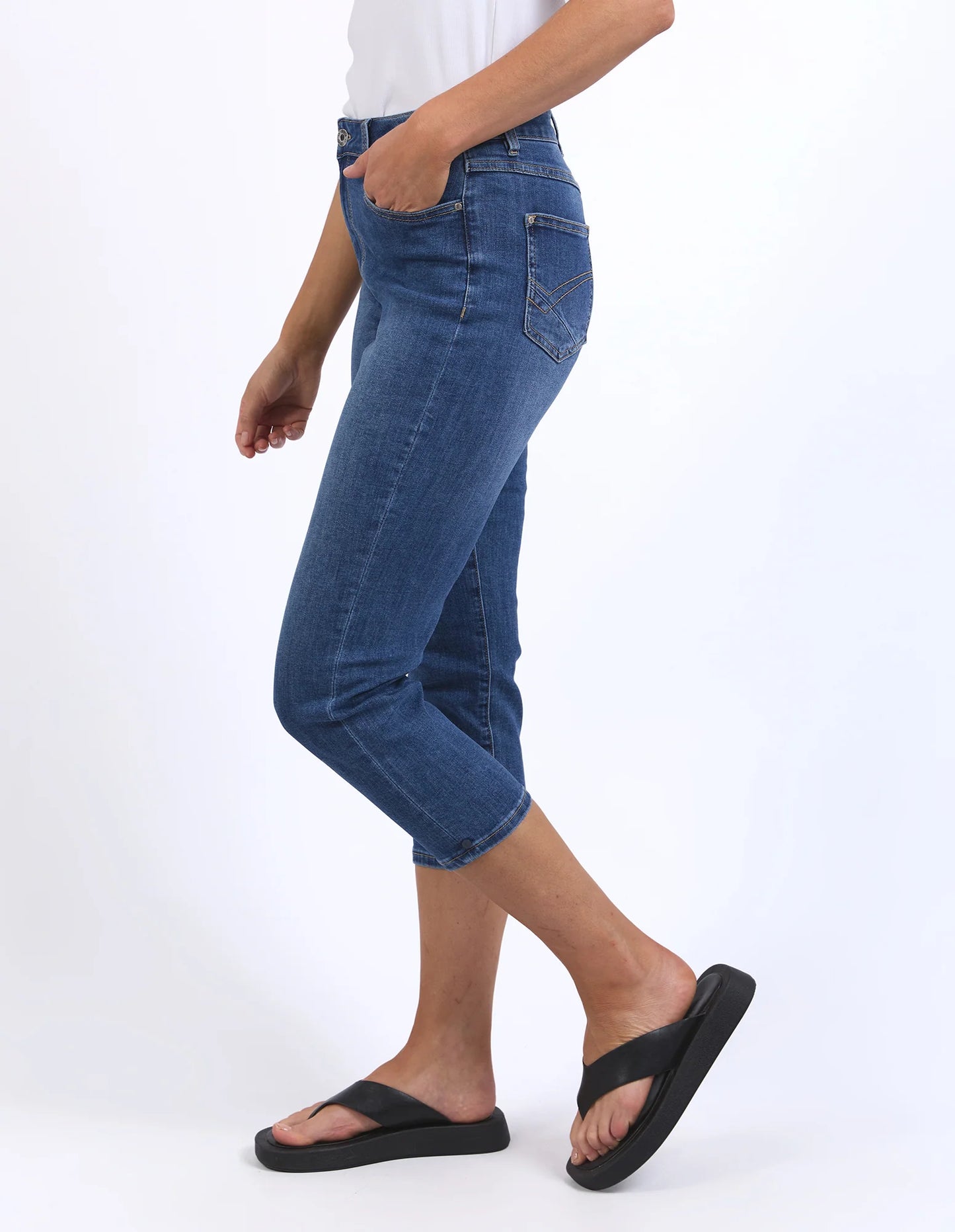 
                  
                    MOLLIE CAPRI JEAN
                  
                