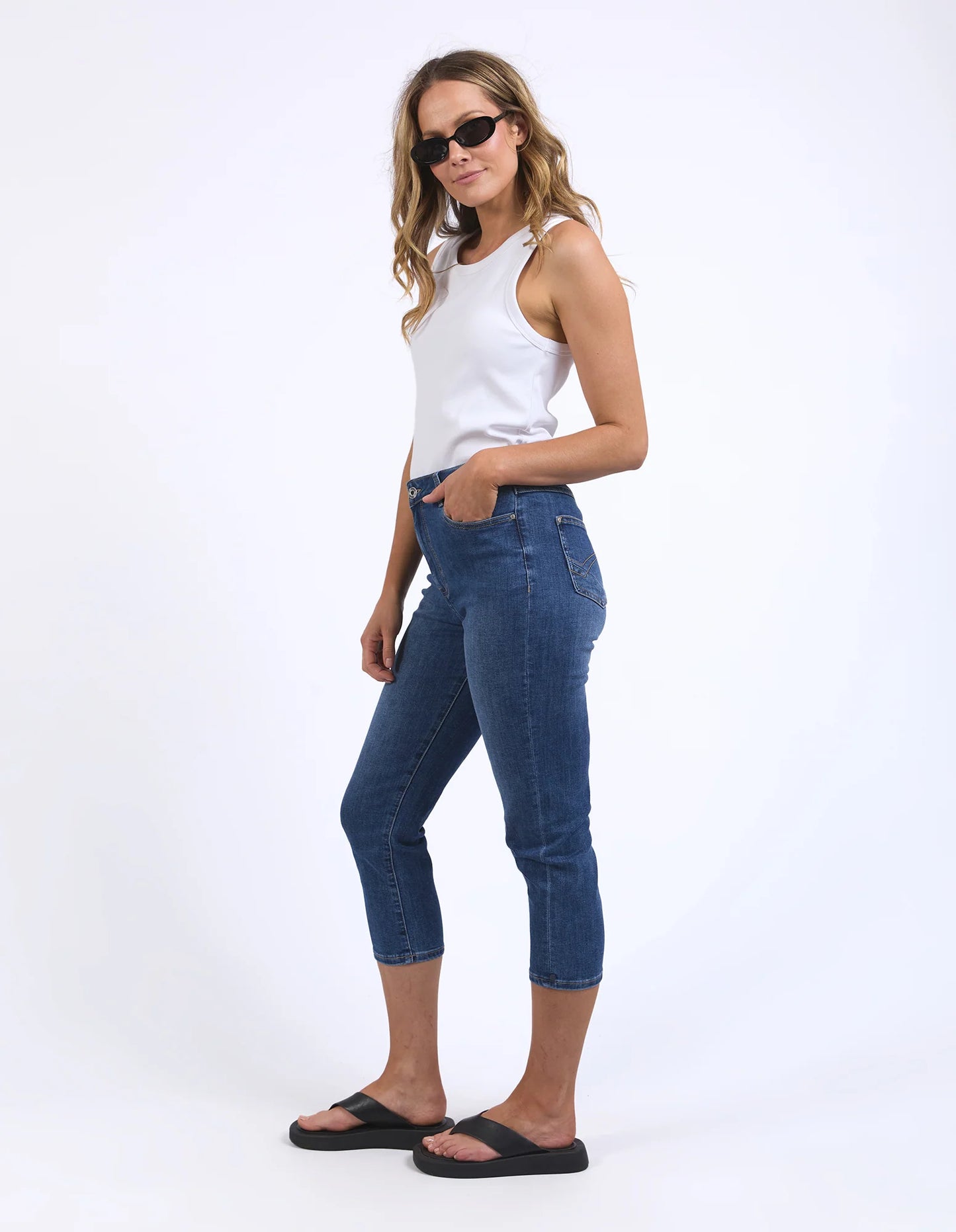 
                  
                    MOLLIE CAPRI JEAN
                  
                