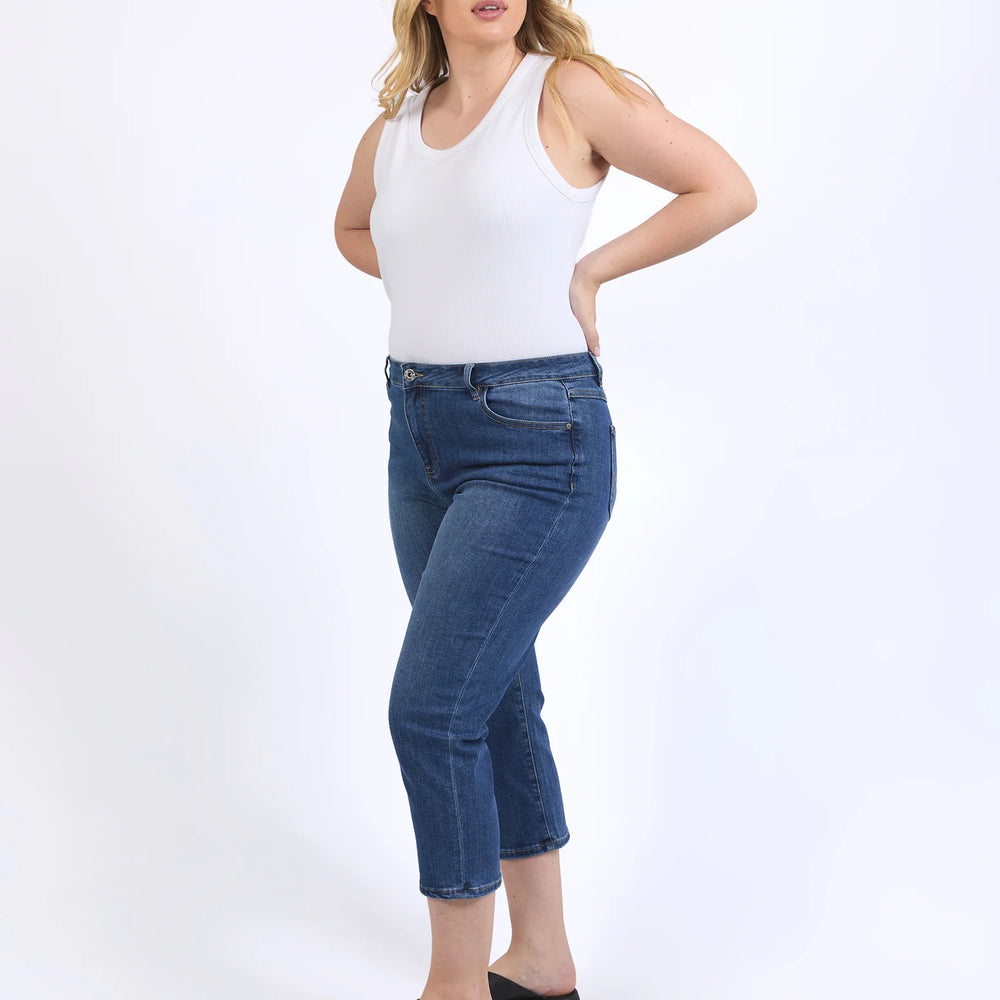 
                  
                    MOLLIE CAPRI JEAN
                  
                