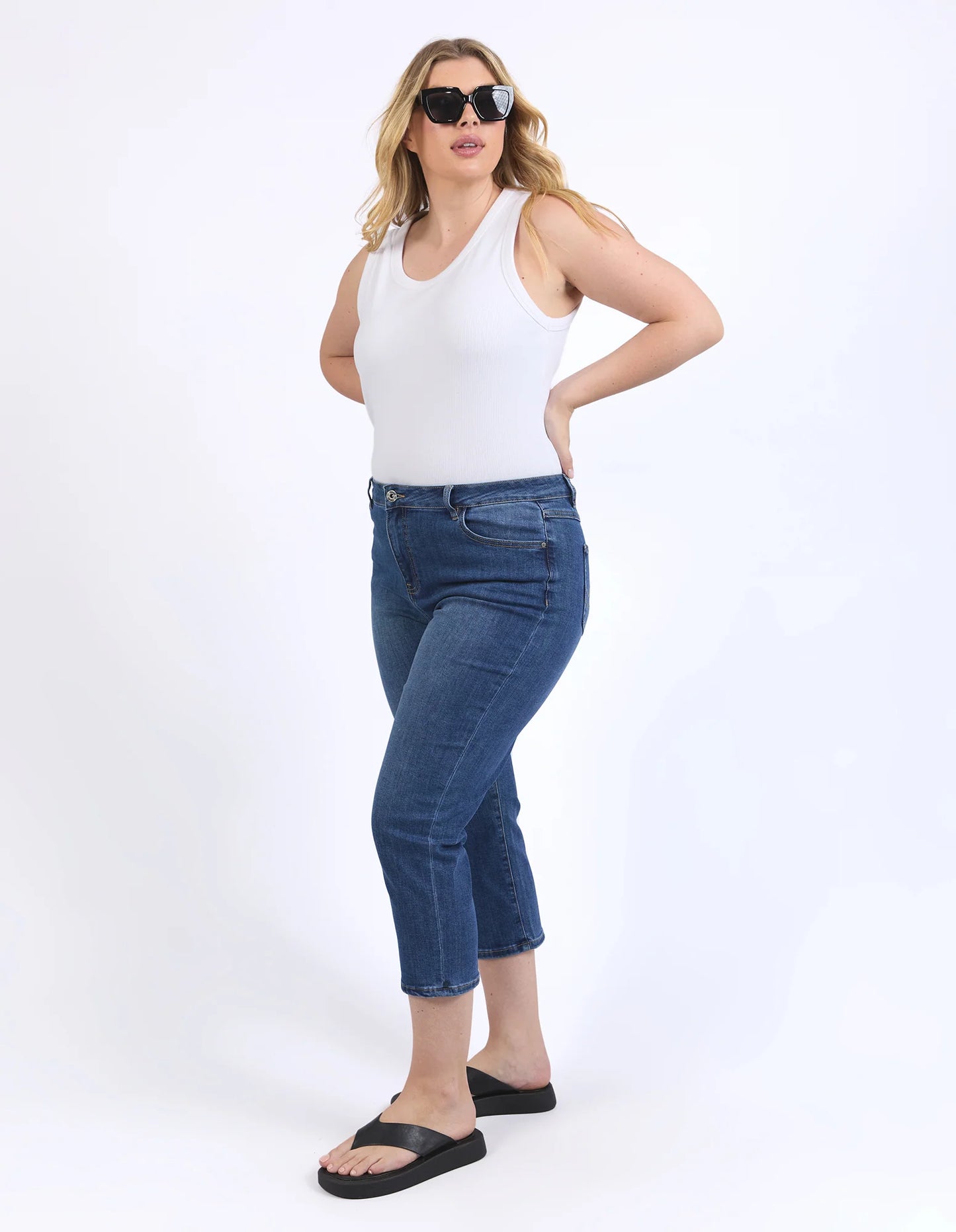 
                  
                    MOLLIE CAPRI JEAN
                  
                
