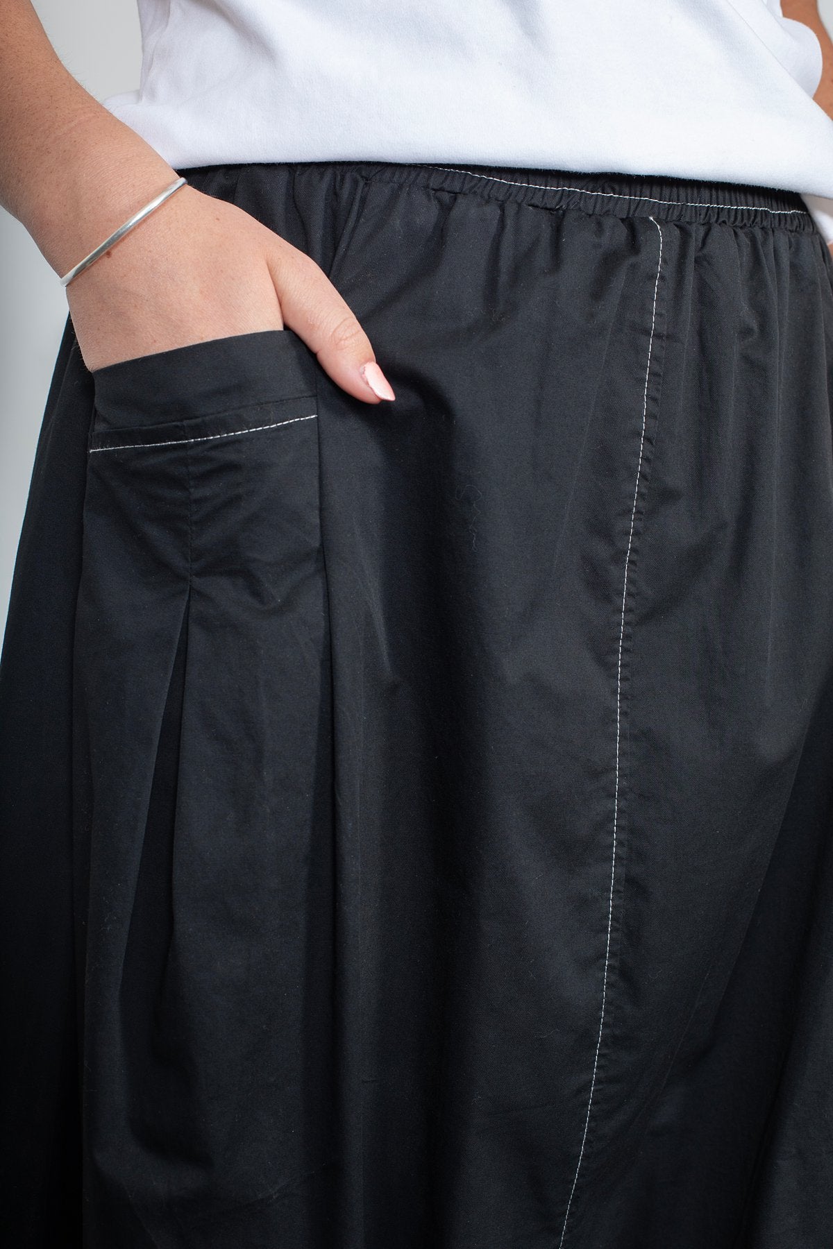 
                  
                    ANTLER CYRUS SKIRT-BLACK
                  
                