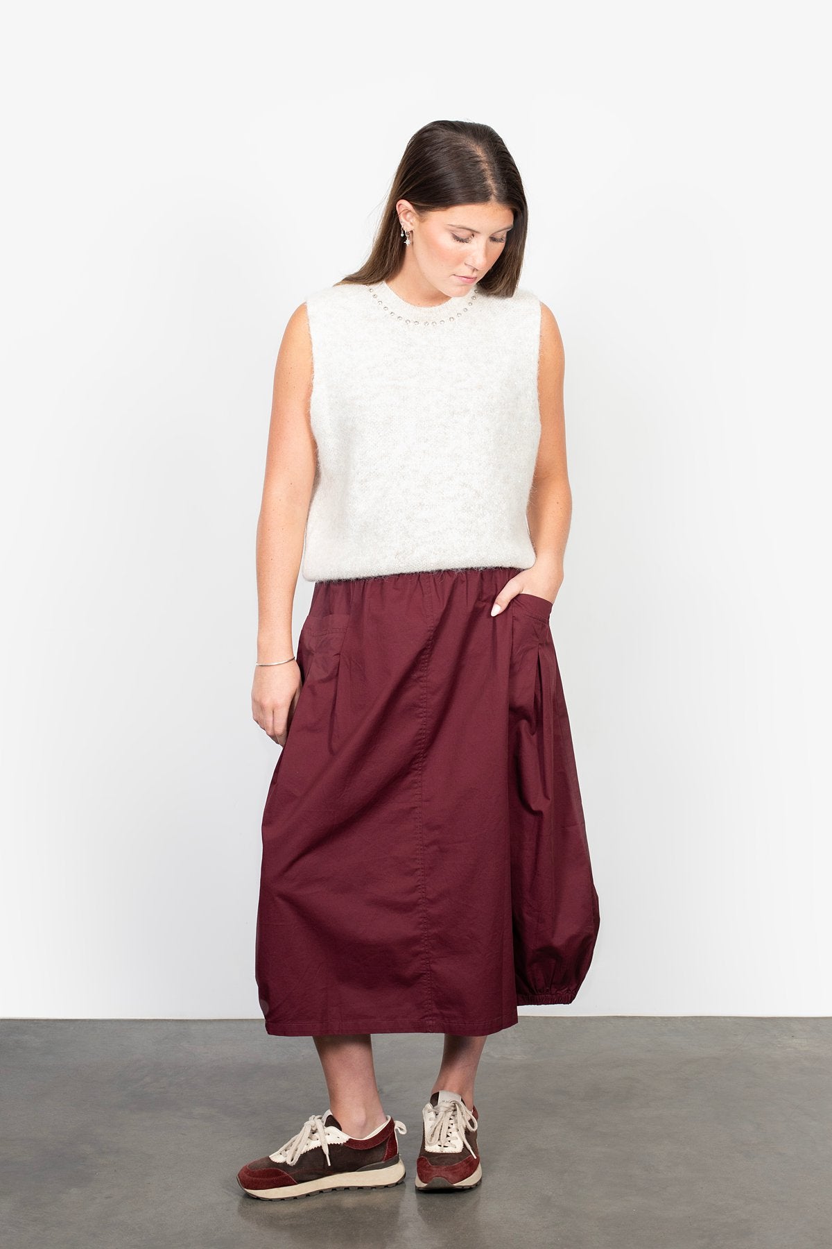 
                  
                    ANTLER CYRUS SKIRT-MERLOT
                  
                