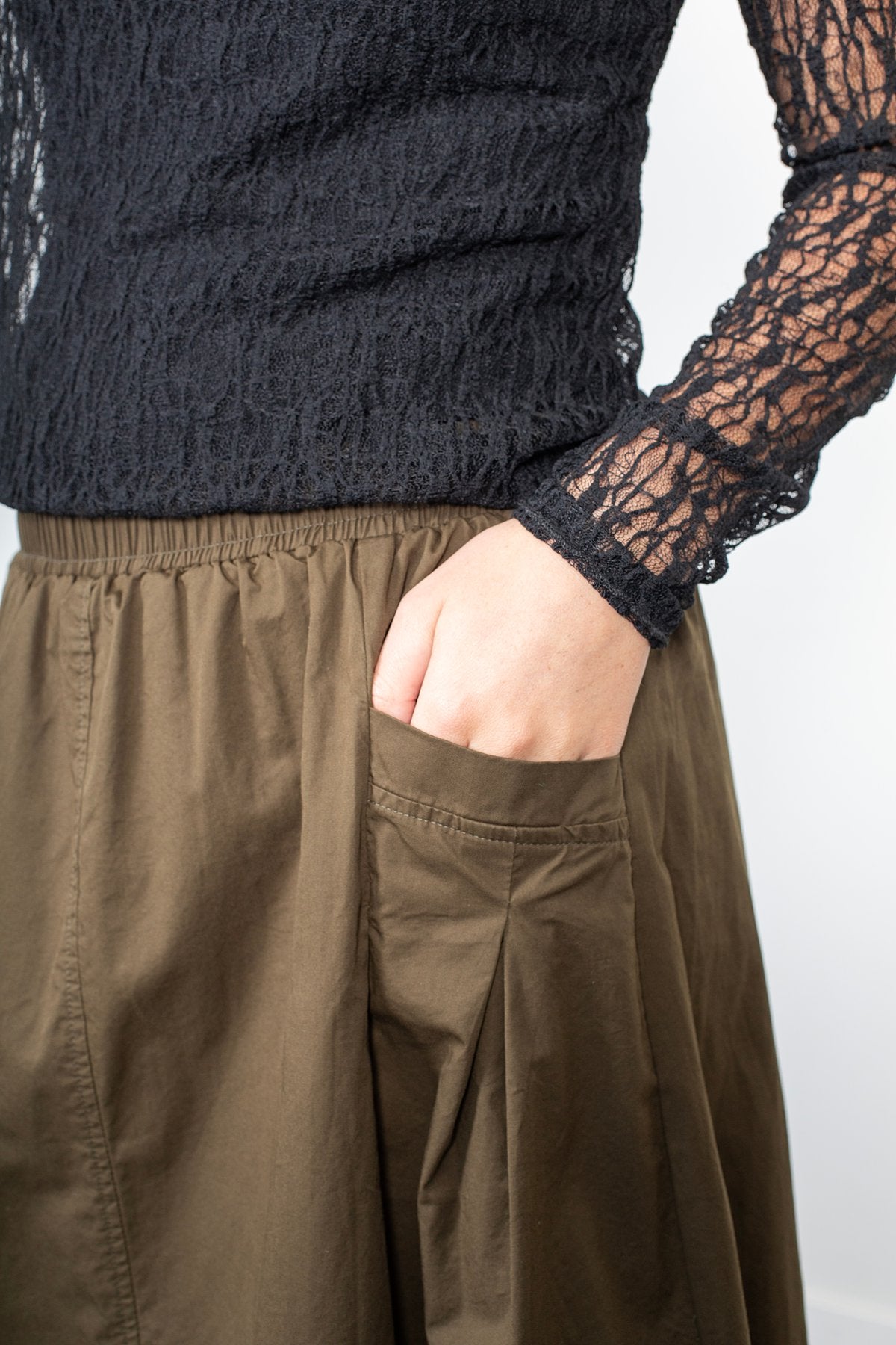 
                  
                    ANTLER CYRUS SKIRT-KHAKI
                  
                