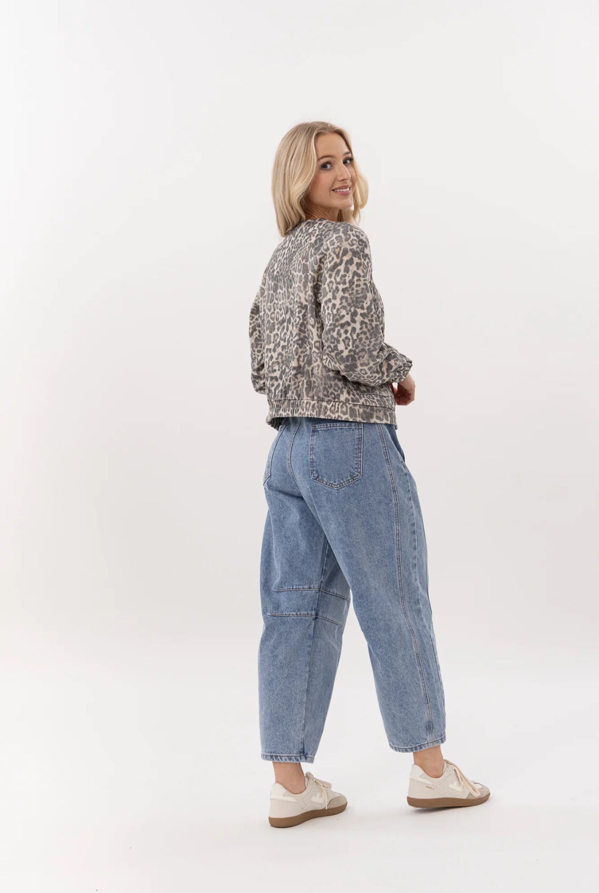 
                  
                    Barrell Jean light Blue
                  
                
