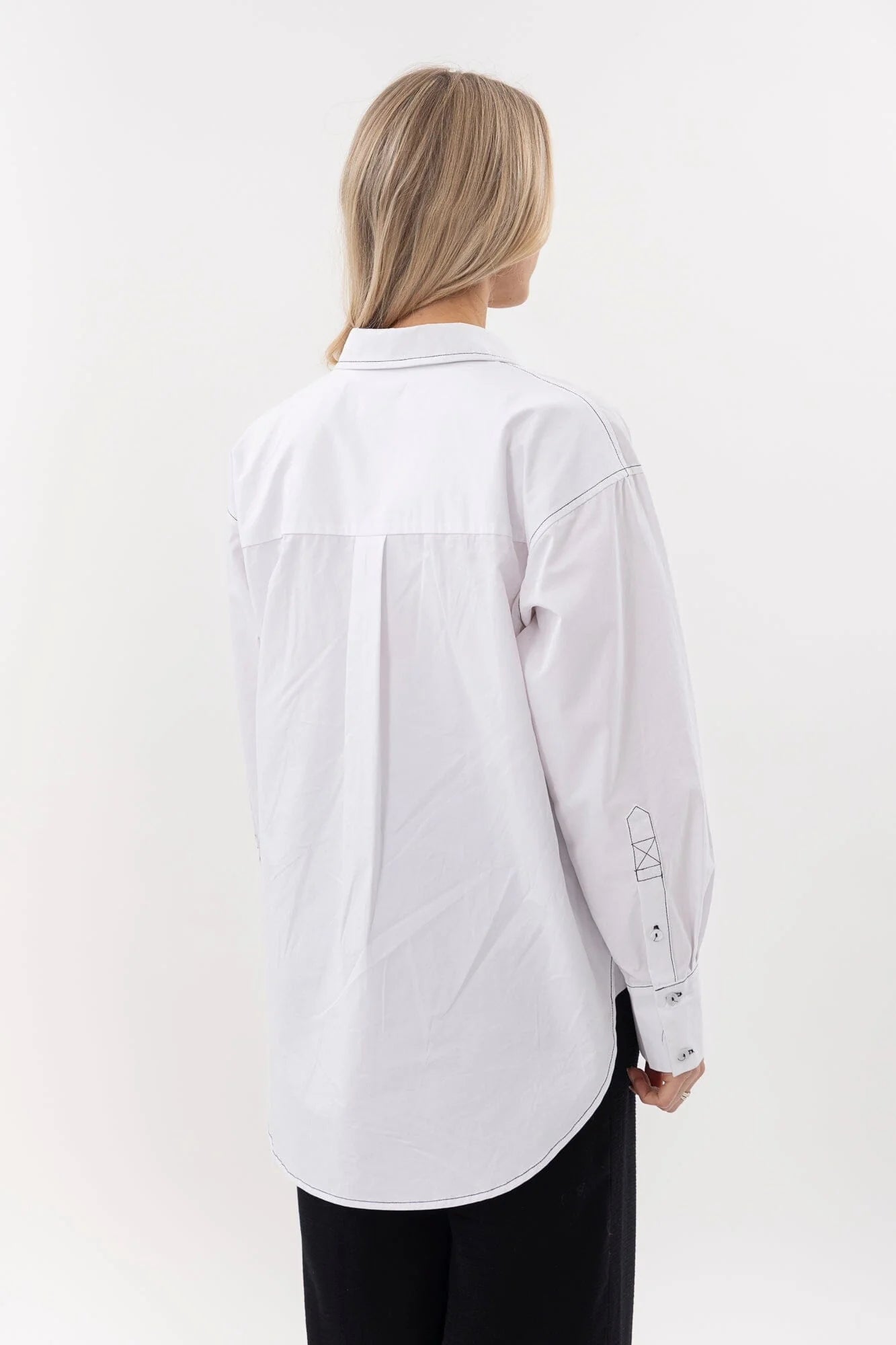 
                  
                    Riche Shirt White -white
                  
                