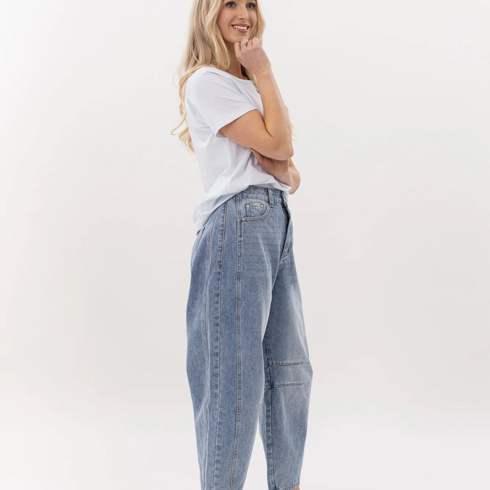 
                  
                    Barrell Jean light Blue
                  
                