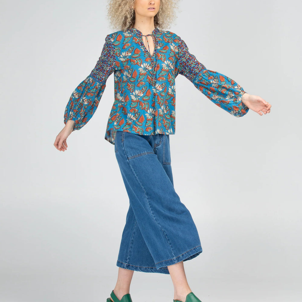 
                  
                    Mittee Top -Splice
                  
                
