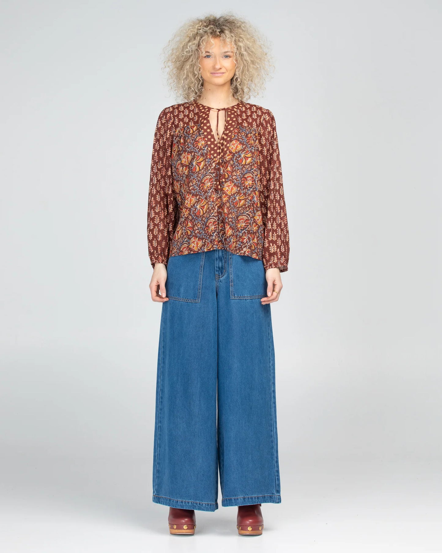 
                  
                    Fleetwood Top -Juliette Splice
                  
                