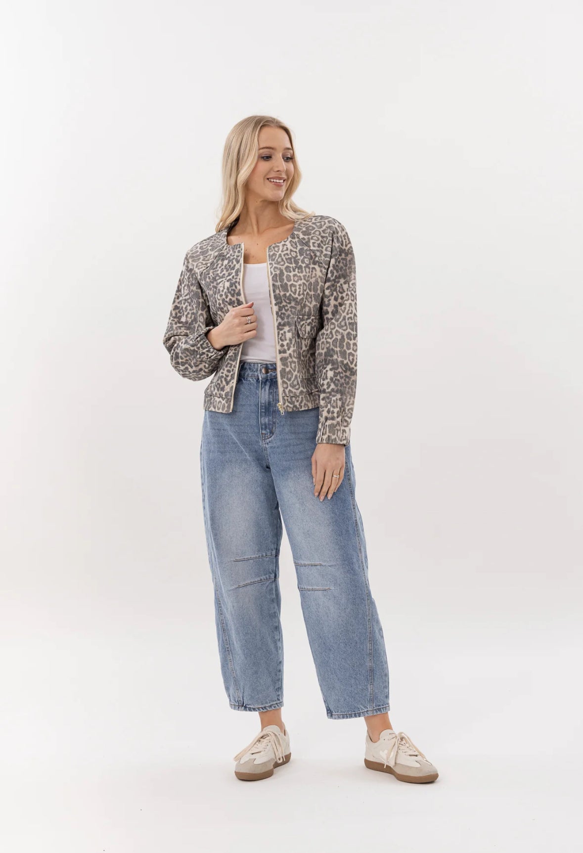 
                  
                    Barrell Jean light Blue
                  
                