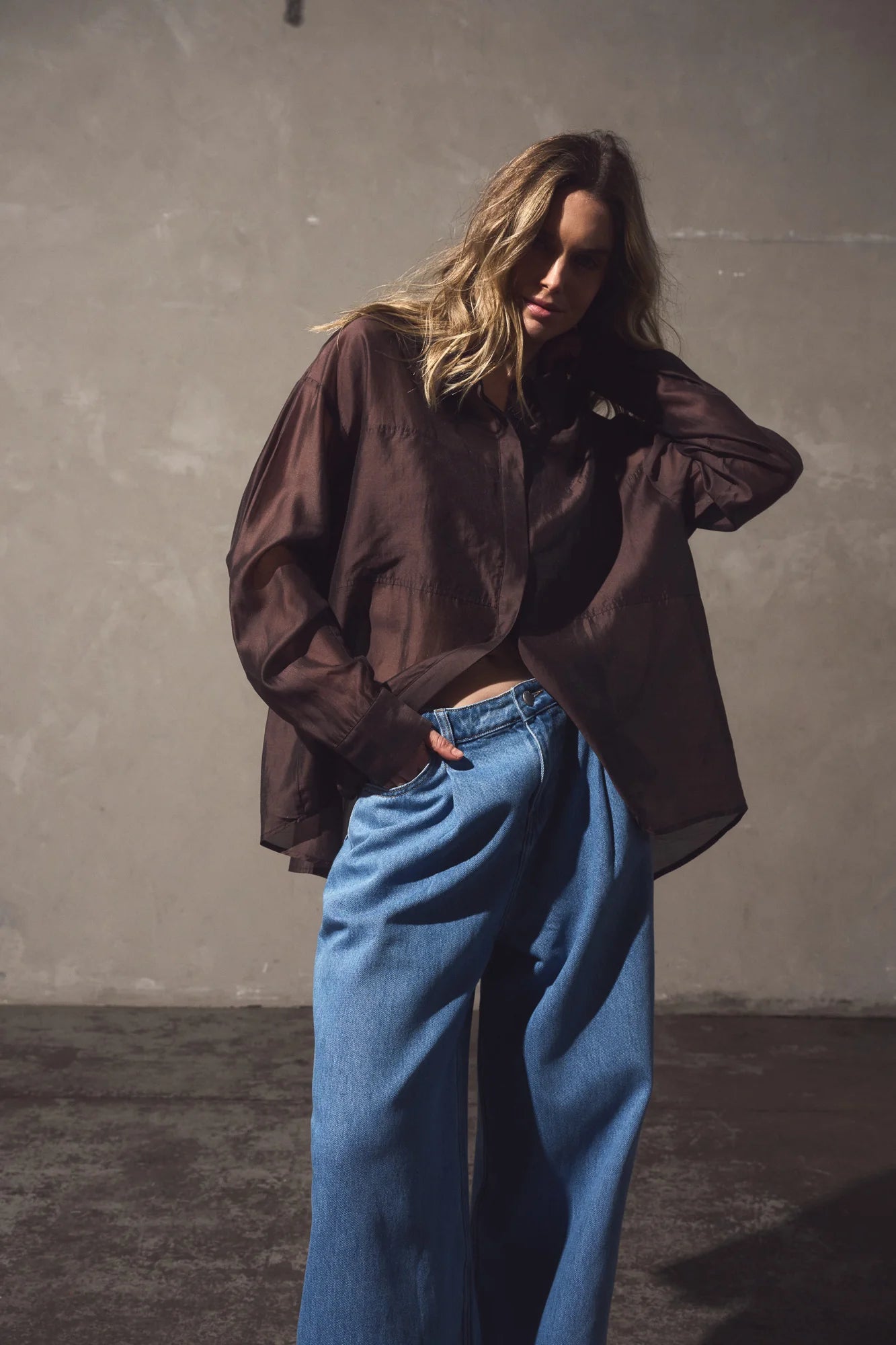 
                  
                    VAL OVERSIZED SHIRT-CHOCOLATE
                  
                