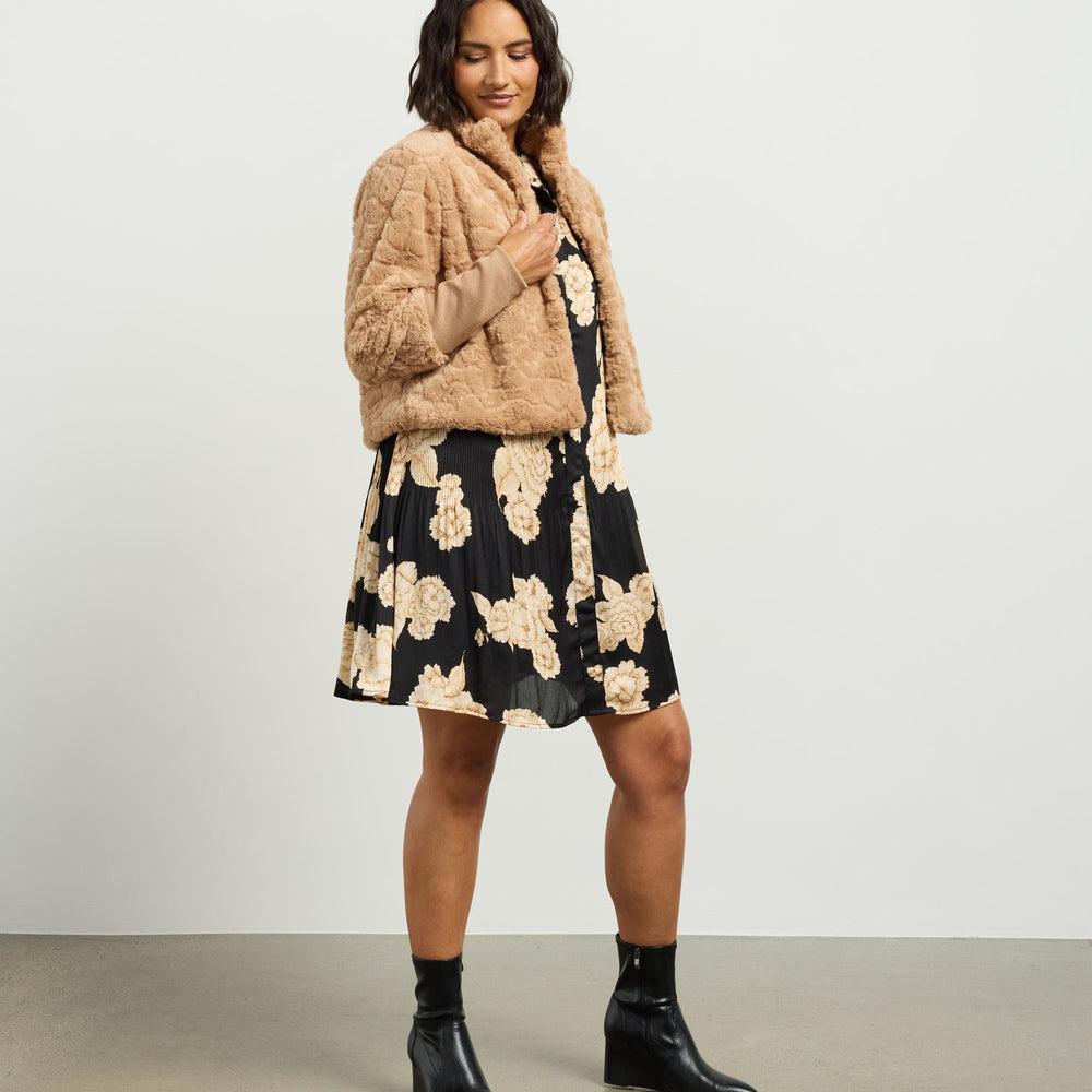 
                  
                    Vintage Fur Jacket -Honey
                  
                