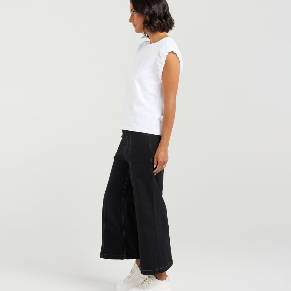 
                  
                    Anna Tee-White
                  
                