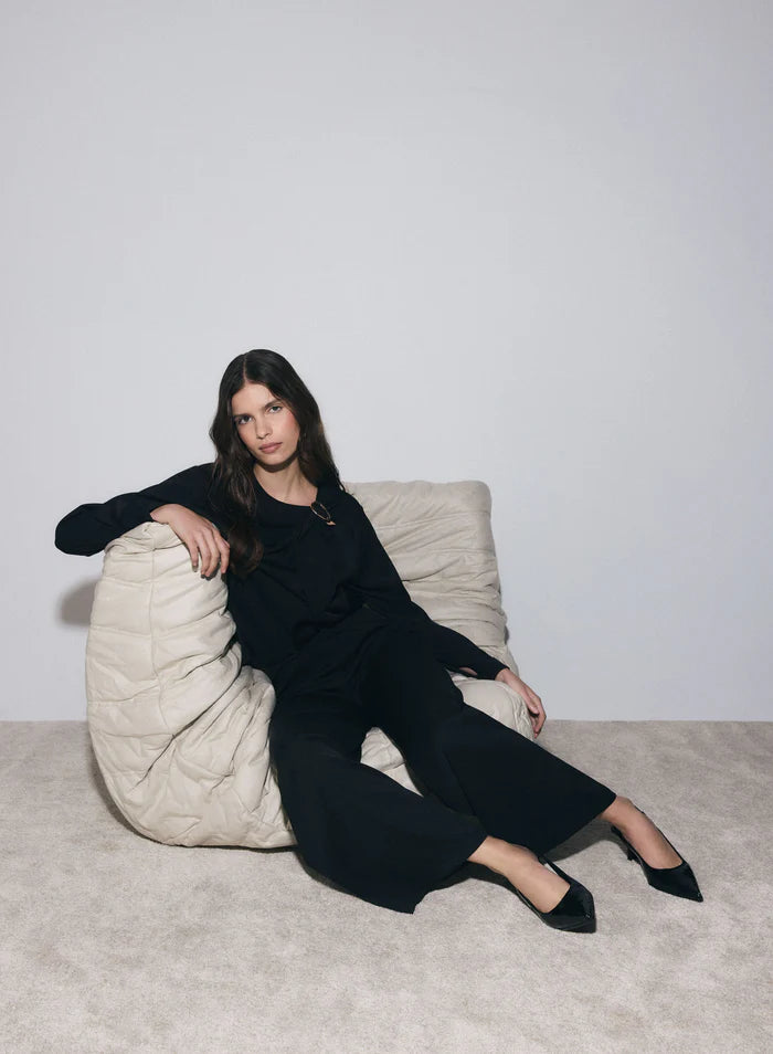 
                  
                    ESMAEE EQUIVALENT BLOUSE - BLACK
                  
                