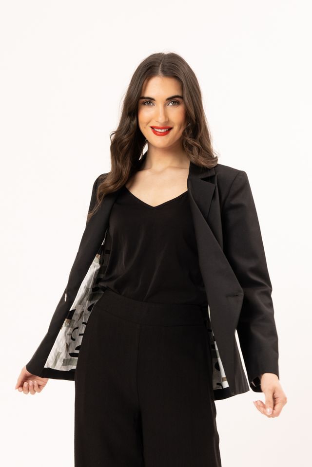 
                  
                    JORDANA BLAZER-BLACK-DETAILED LINNING
                  
                