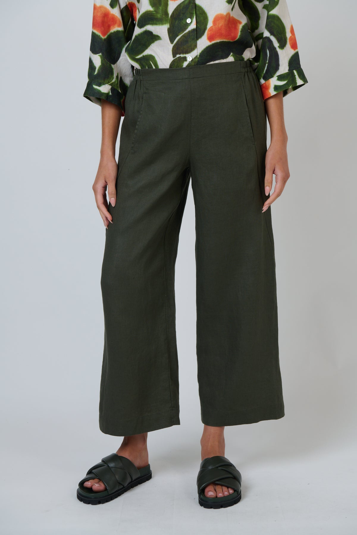
                  
                    GA398 LINEN PANT-TOPIARY
                  
                