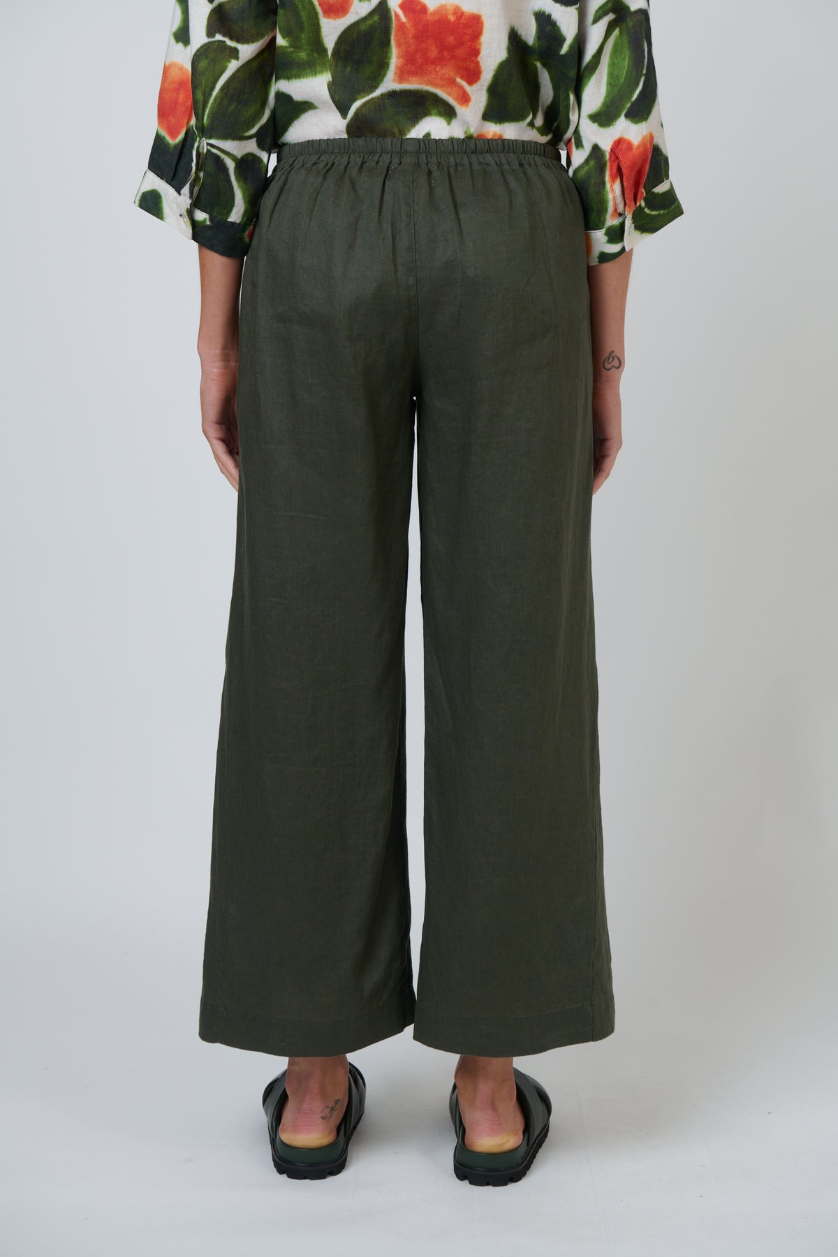 
                  
                    GA398 LINEN PANT-TOPIARY
                  
                