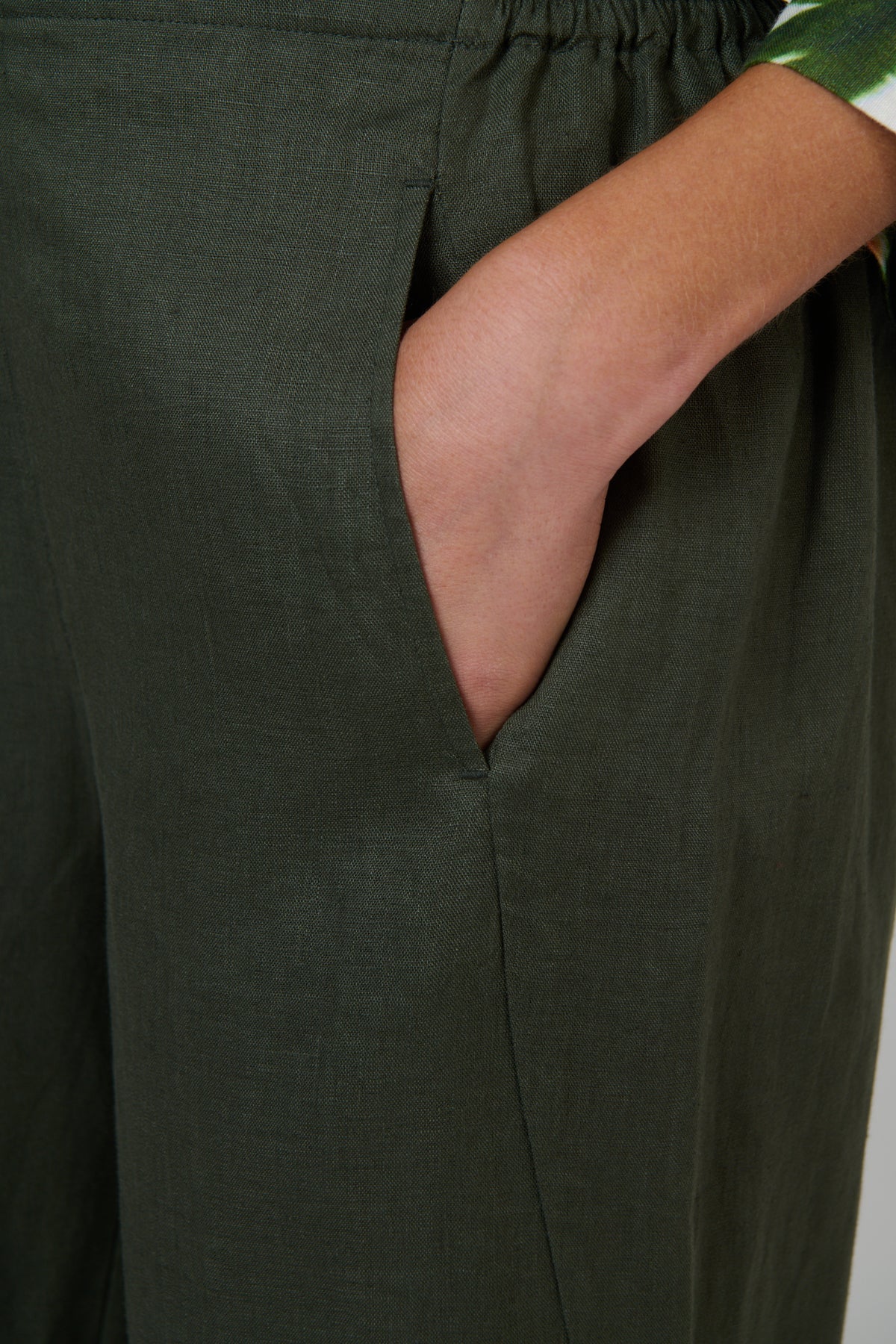 
                  
                    GA398 LINEN PANT-TOPIARY
                  
                