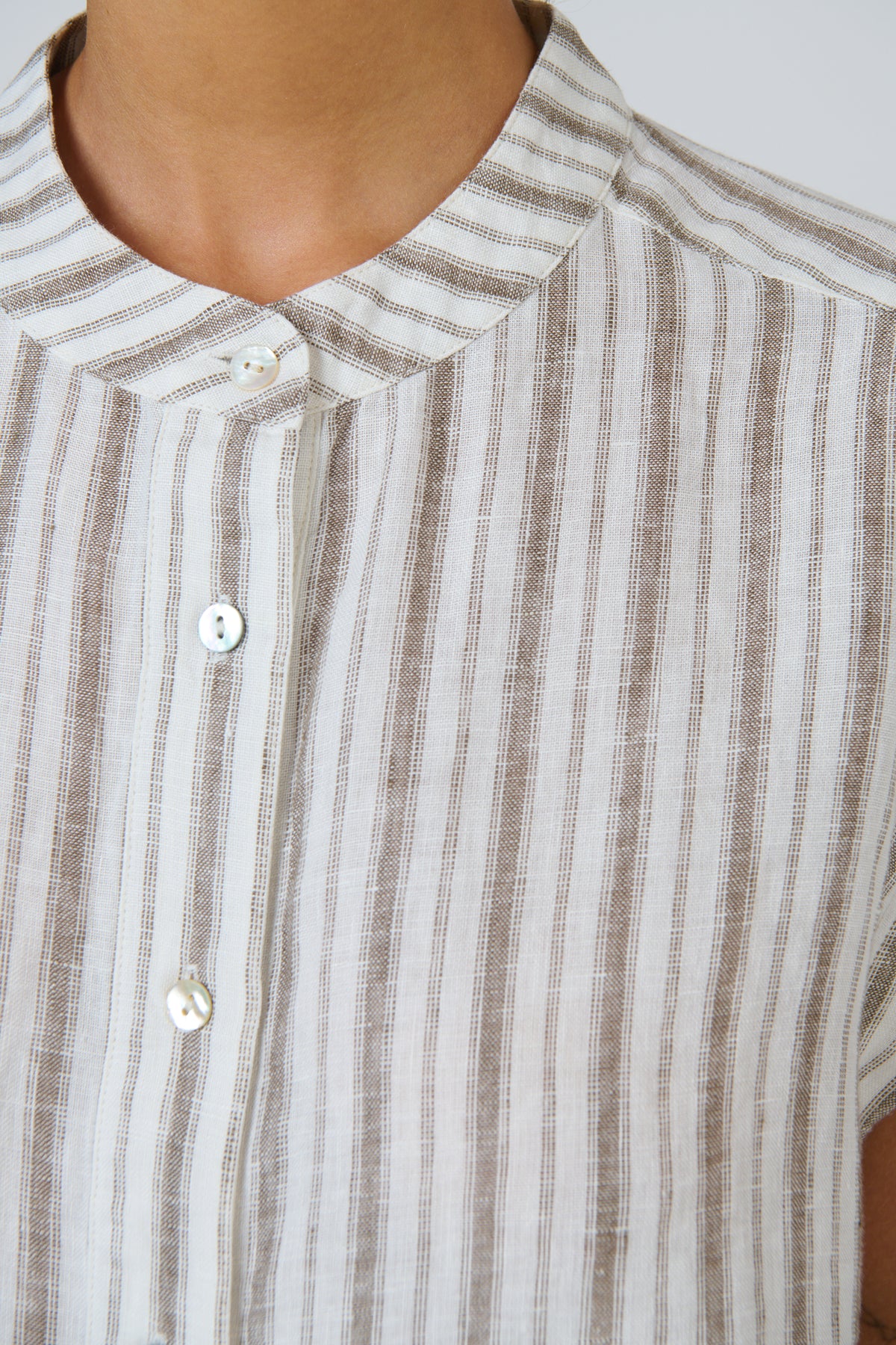 
                  
                    GA429 LINEN BLOUSE-TRAVERTINE
                  
                
