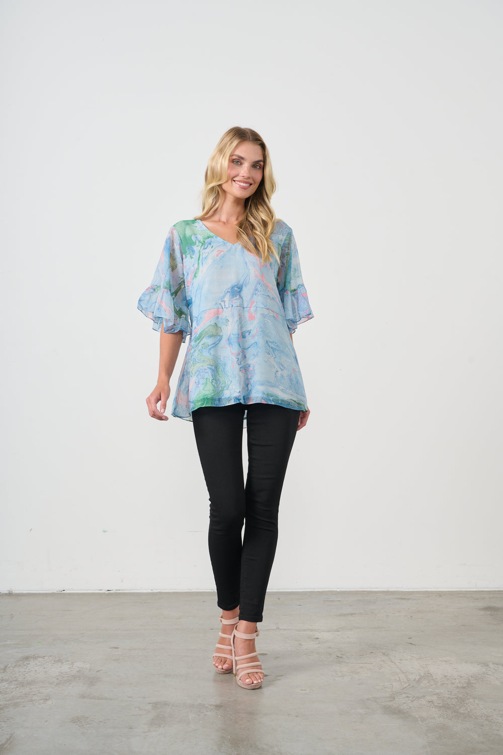 HF2642 BLOUSE-LACED BACK