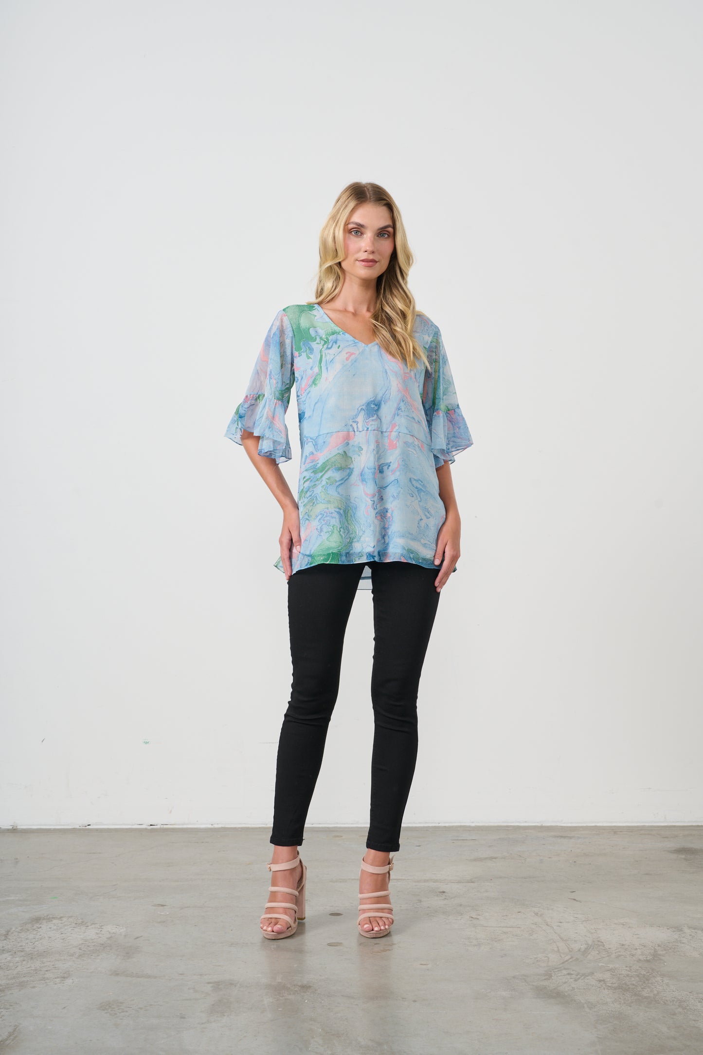 
                  
                    HF2642 BLOUSE-LACED BACK
                  
                