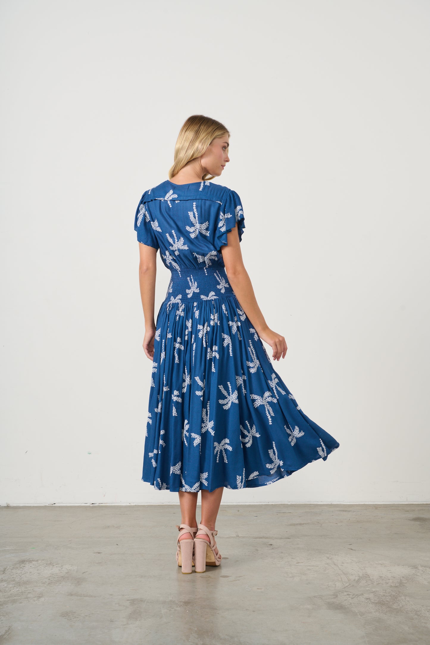 
                  
                    HF2667 THE PALMS DRESS
                  
                