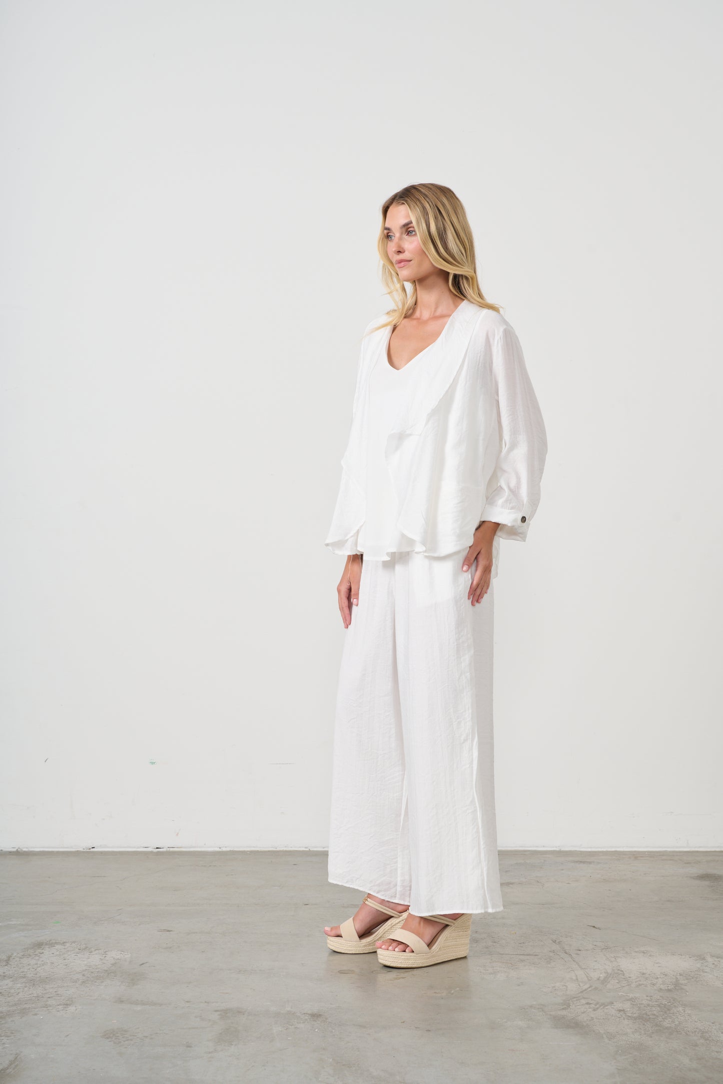 
                  
                    HF2707 BACK FEATURE JACKET-WHITE
                  
                