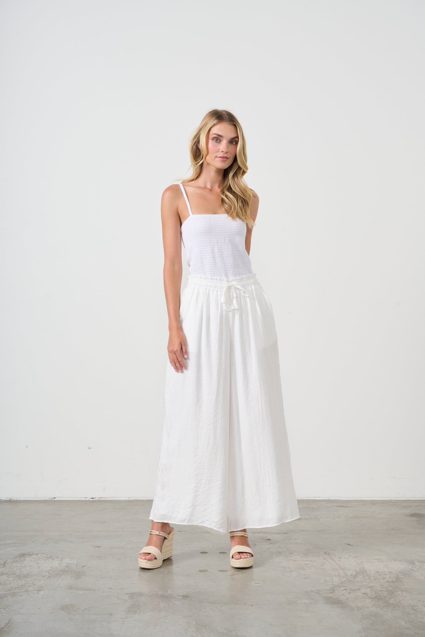 
                  
                    HF2707 WIDE LEG PANT-WHITE
                  
                