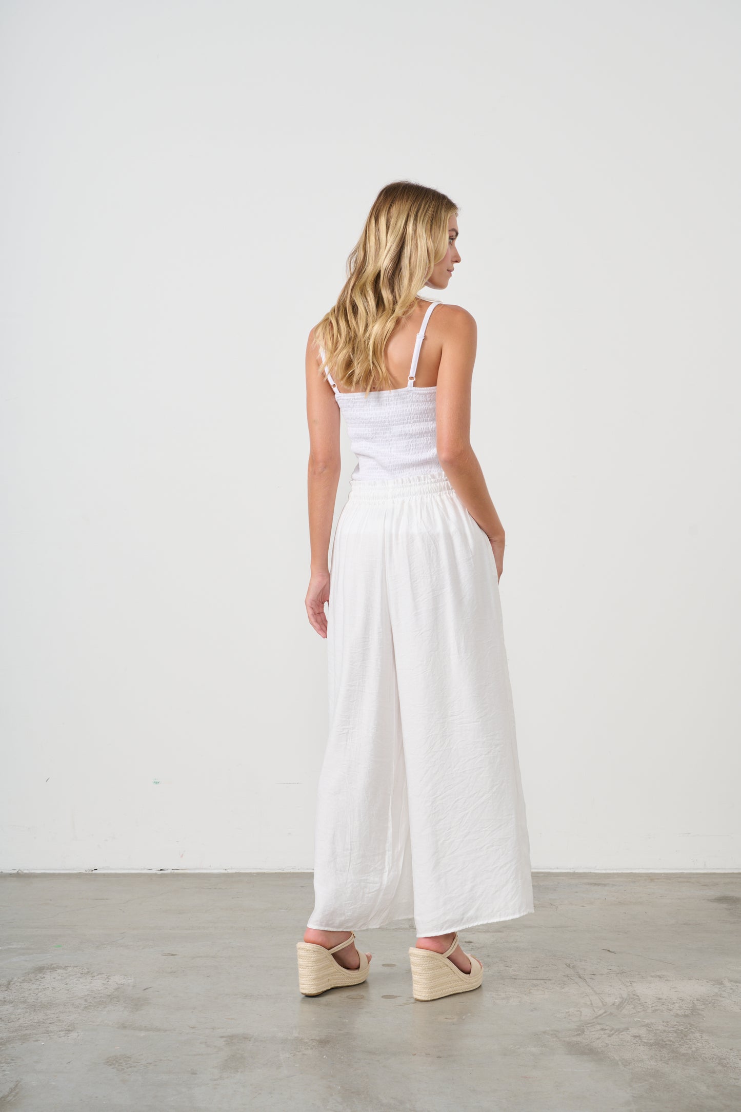 
                  
                    HF2707 WIDE LEG PANT-WHITE
                  
                