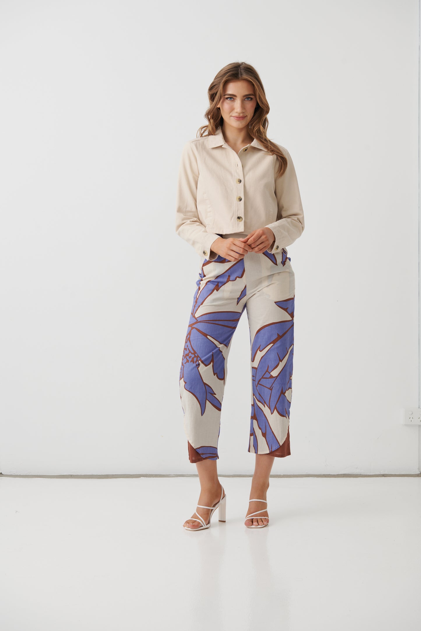 
                  
                    HF2810 Canvas Jacket w/Multi Panels-CREAM
                  
                